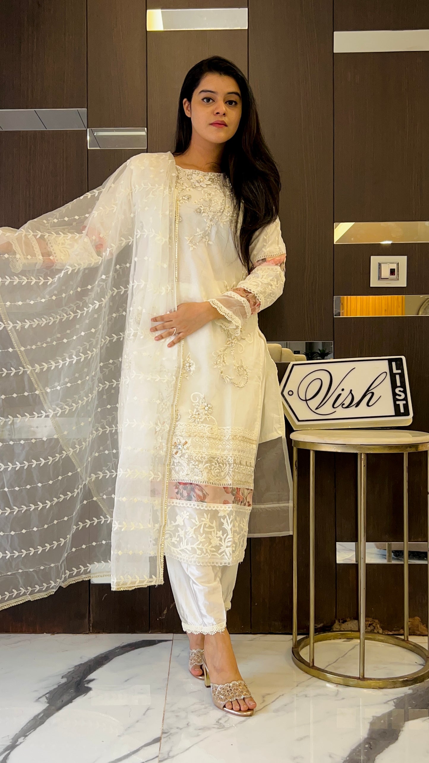 Zaheen Pakistani Suit 01