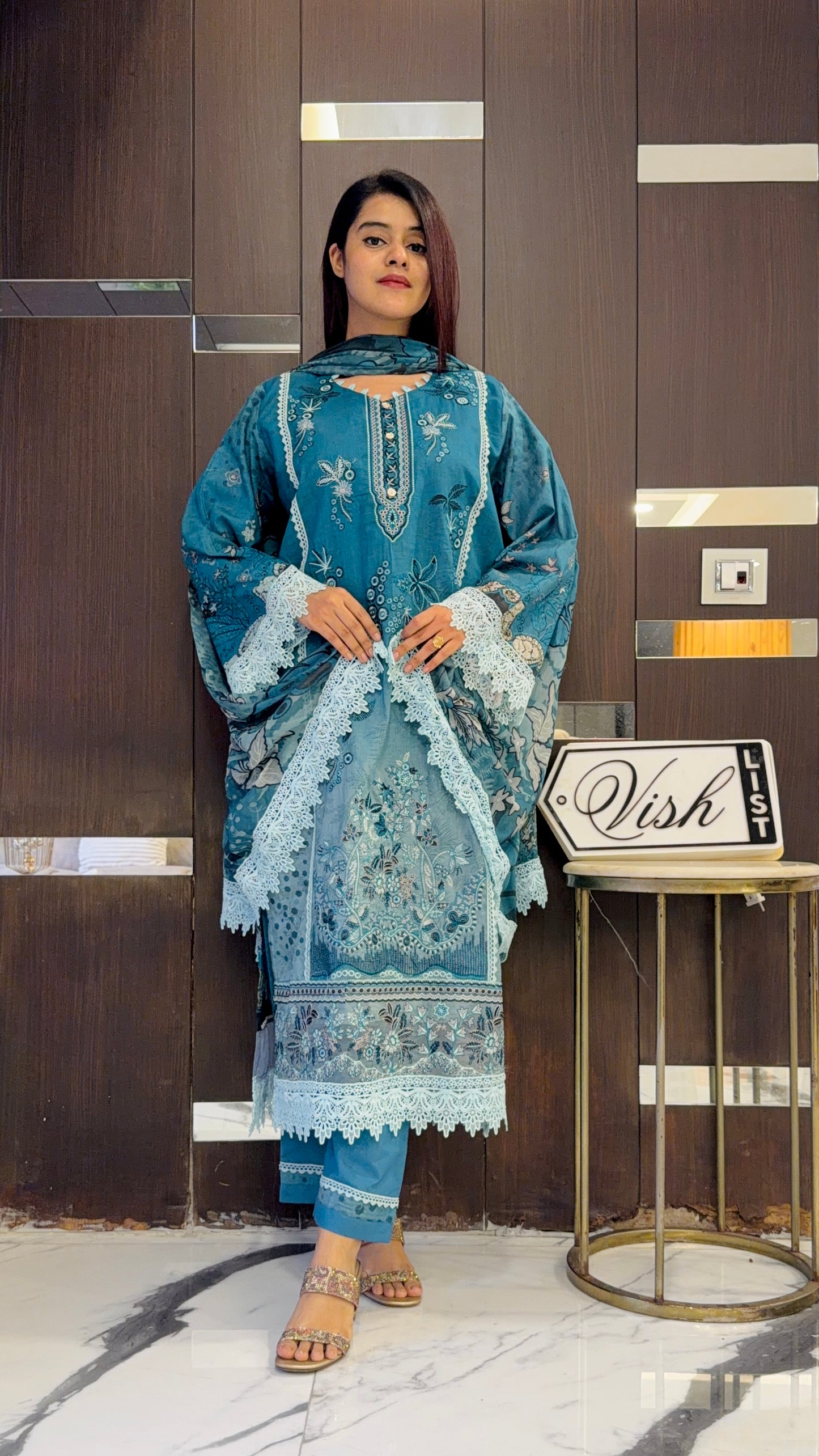 Masoom Pakistani Lawn Set 09