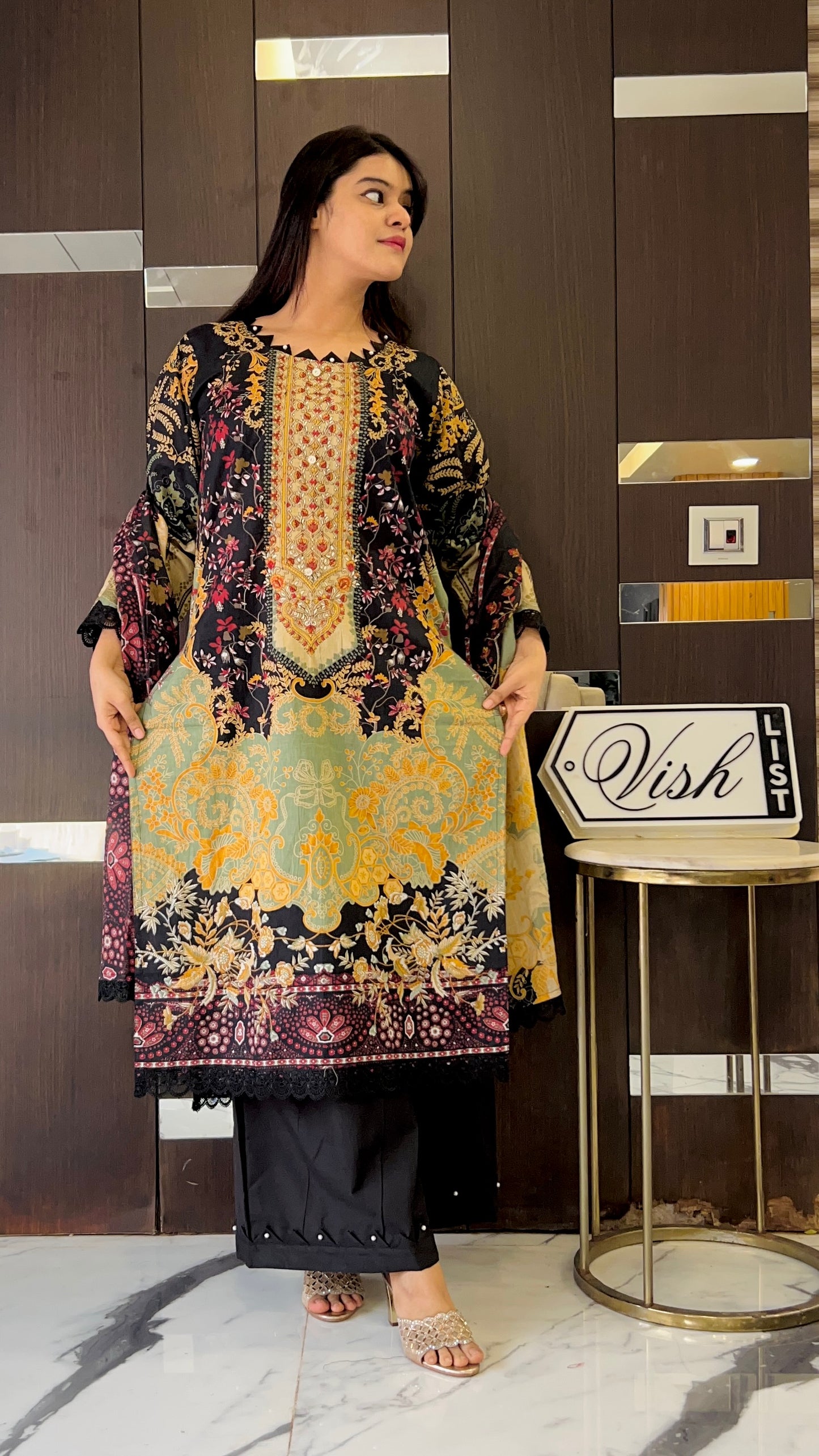 Suhani Pakistani Lawn Set LS 08