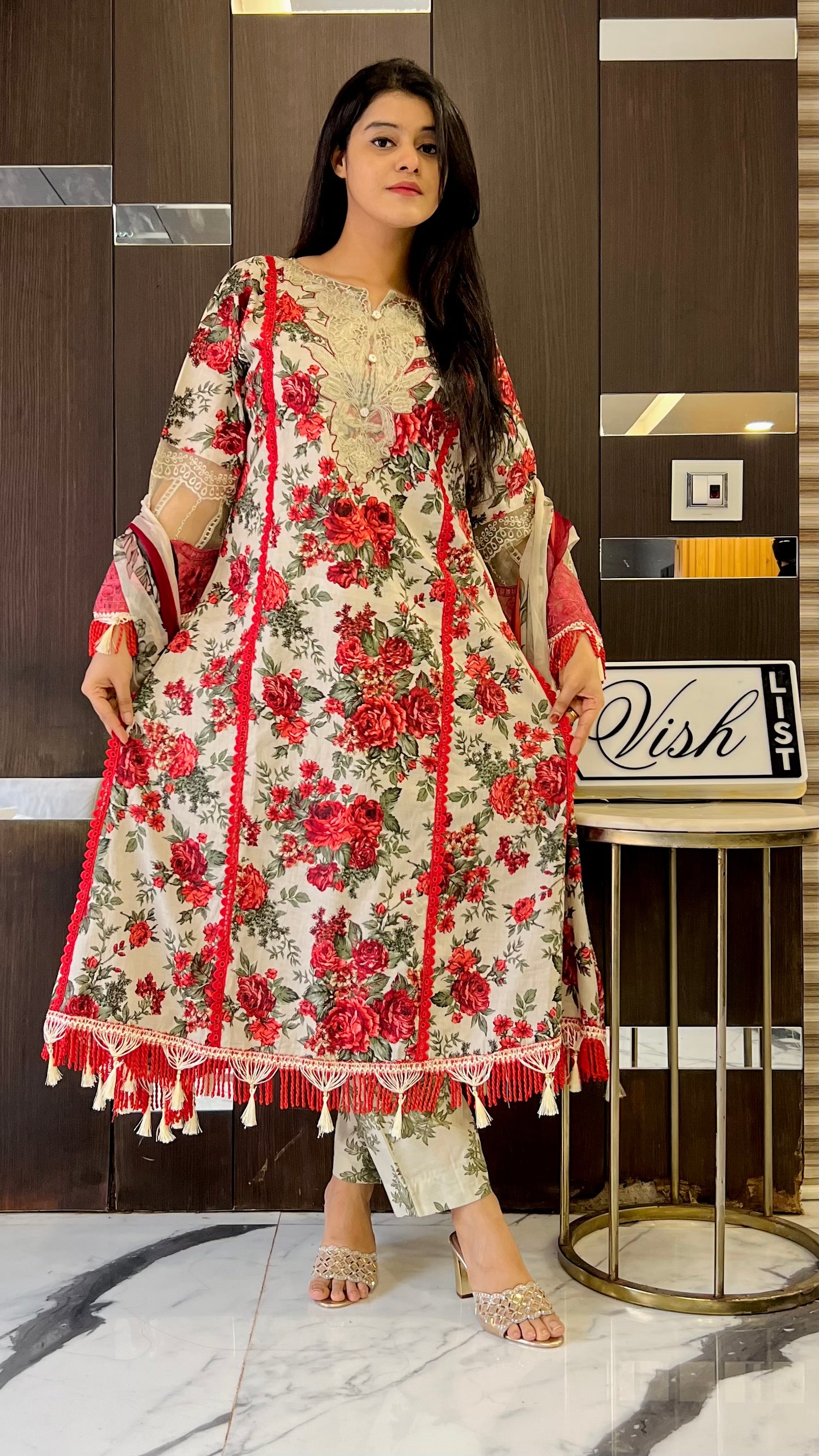 Gulbahar Pakistani Lawn Set 01