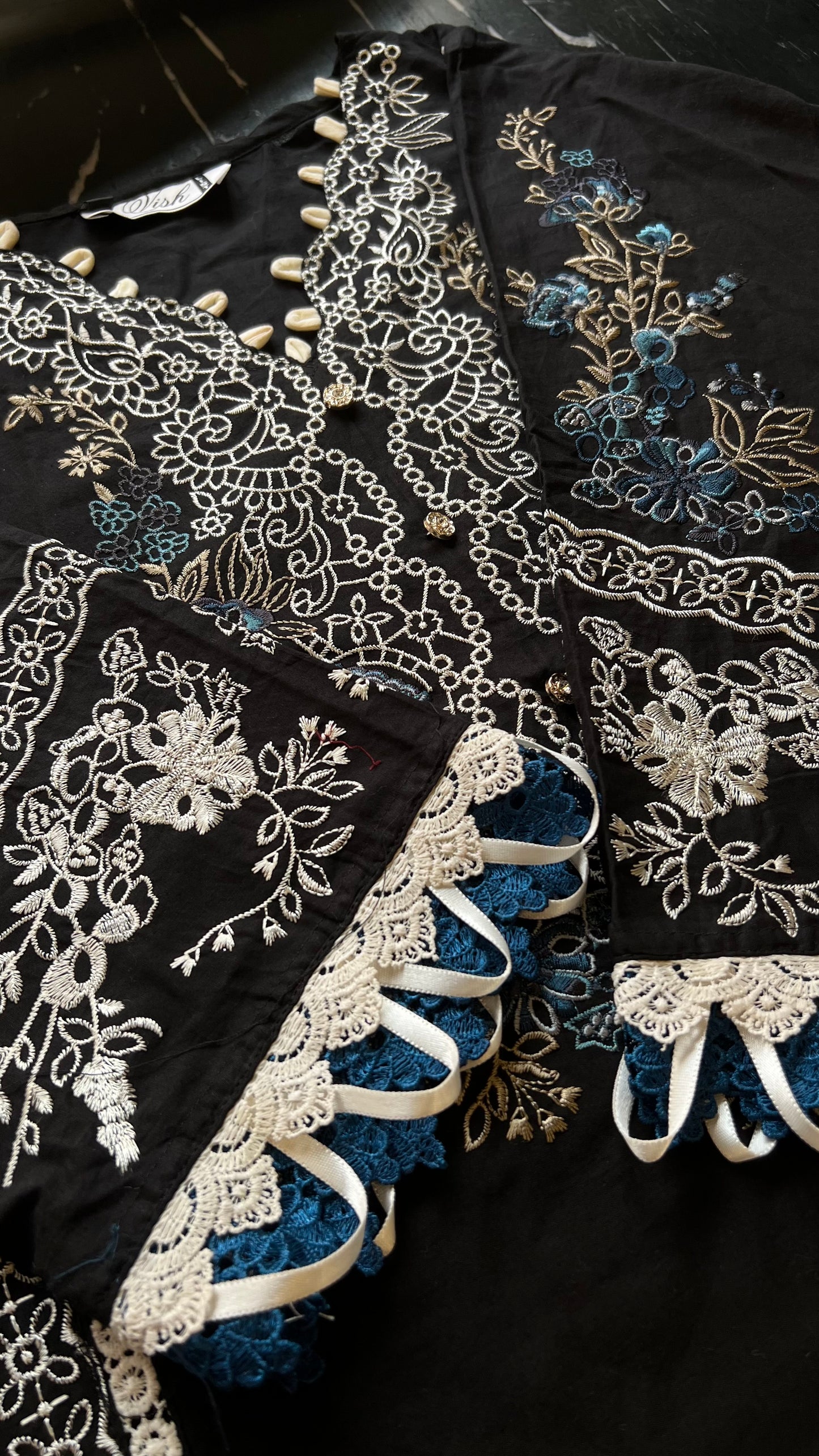 Hania Pakistani Luxe Lawn Set 03