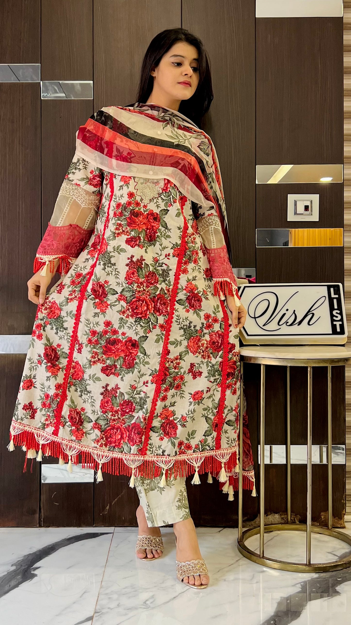Gulbahar Pakistani Lawn Set 01