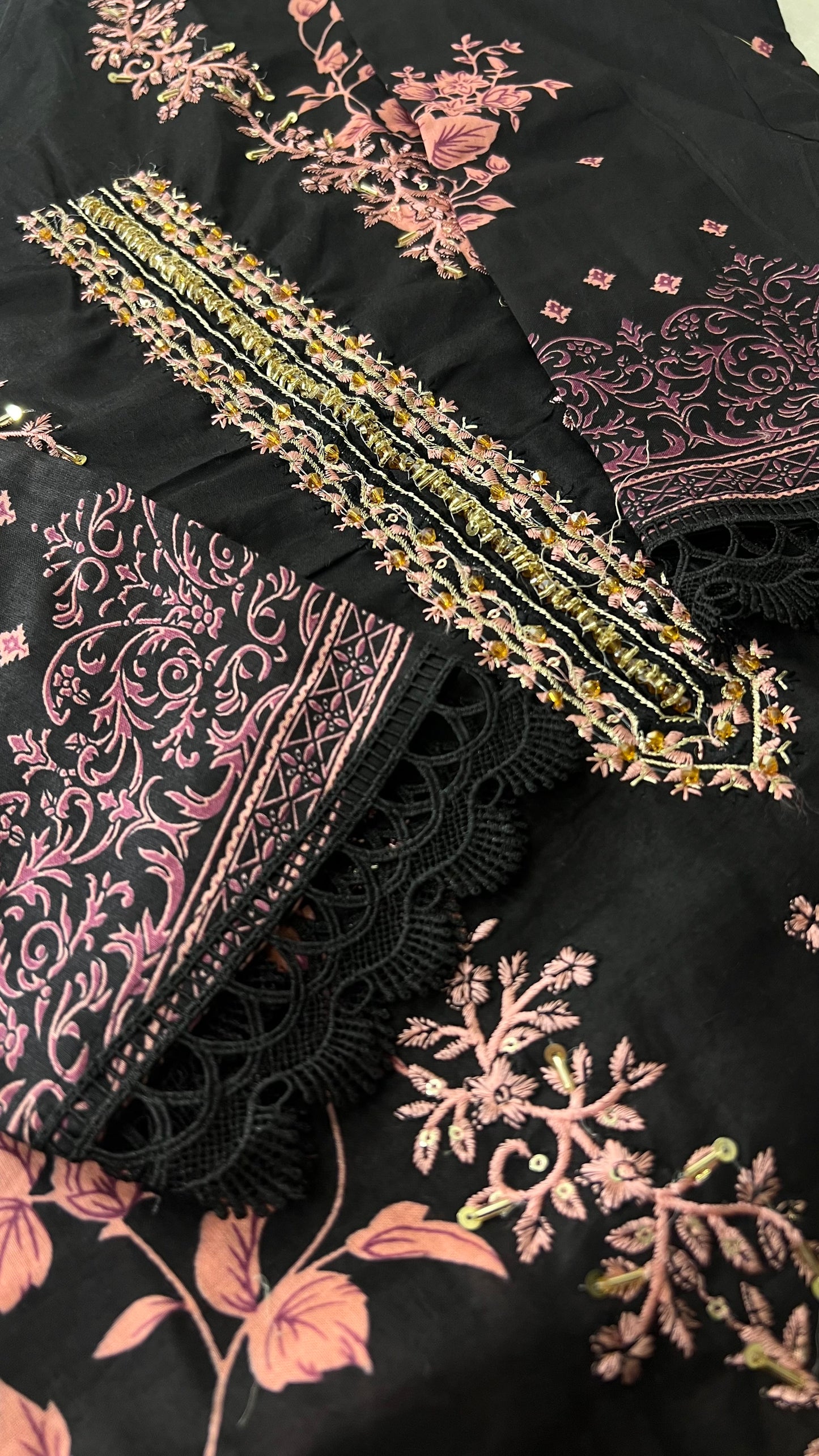 Fiza Pakistani Lawn Set 01