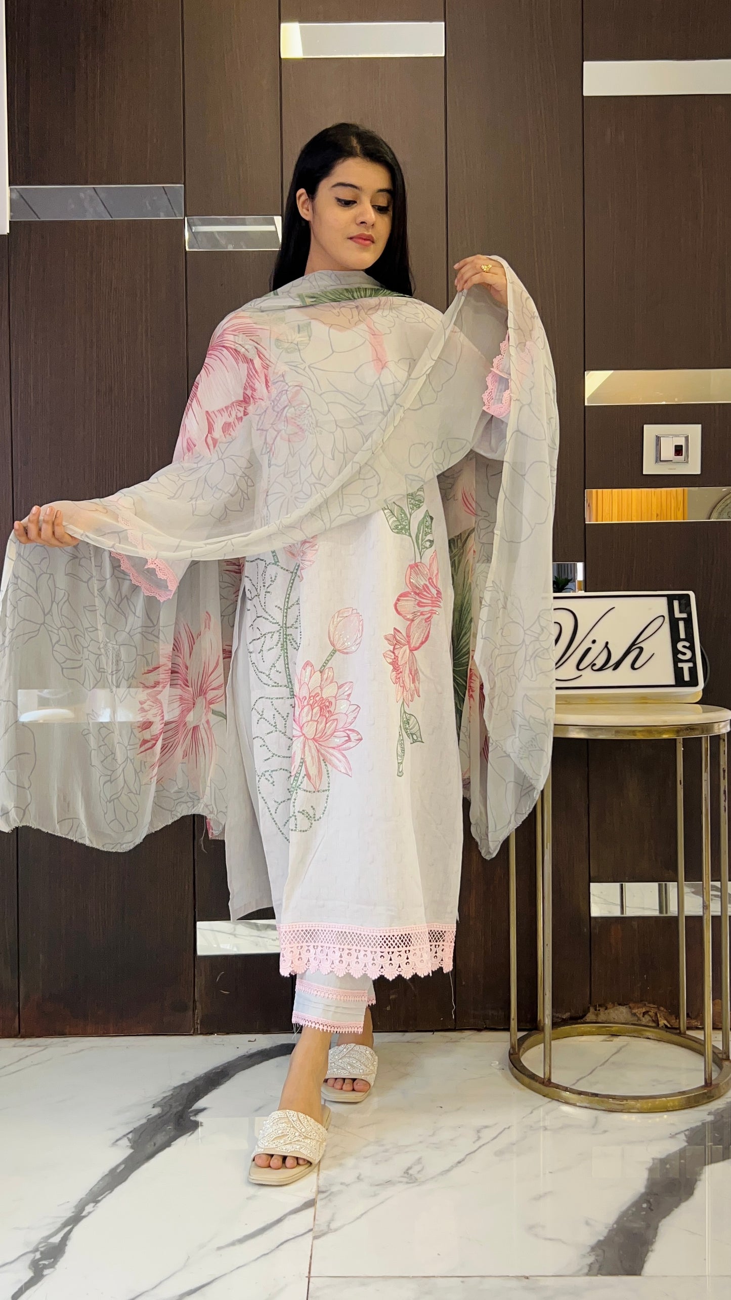 Laiba Pakistani Lawn Set 03
