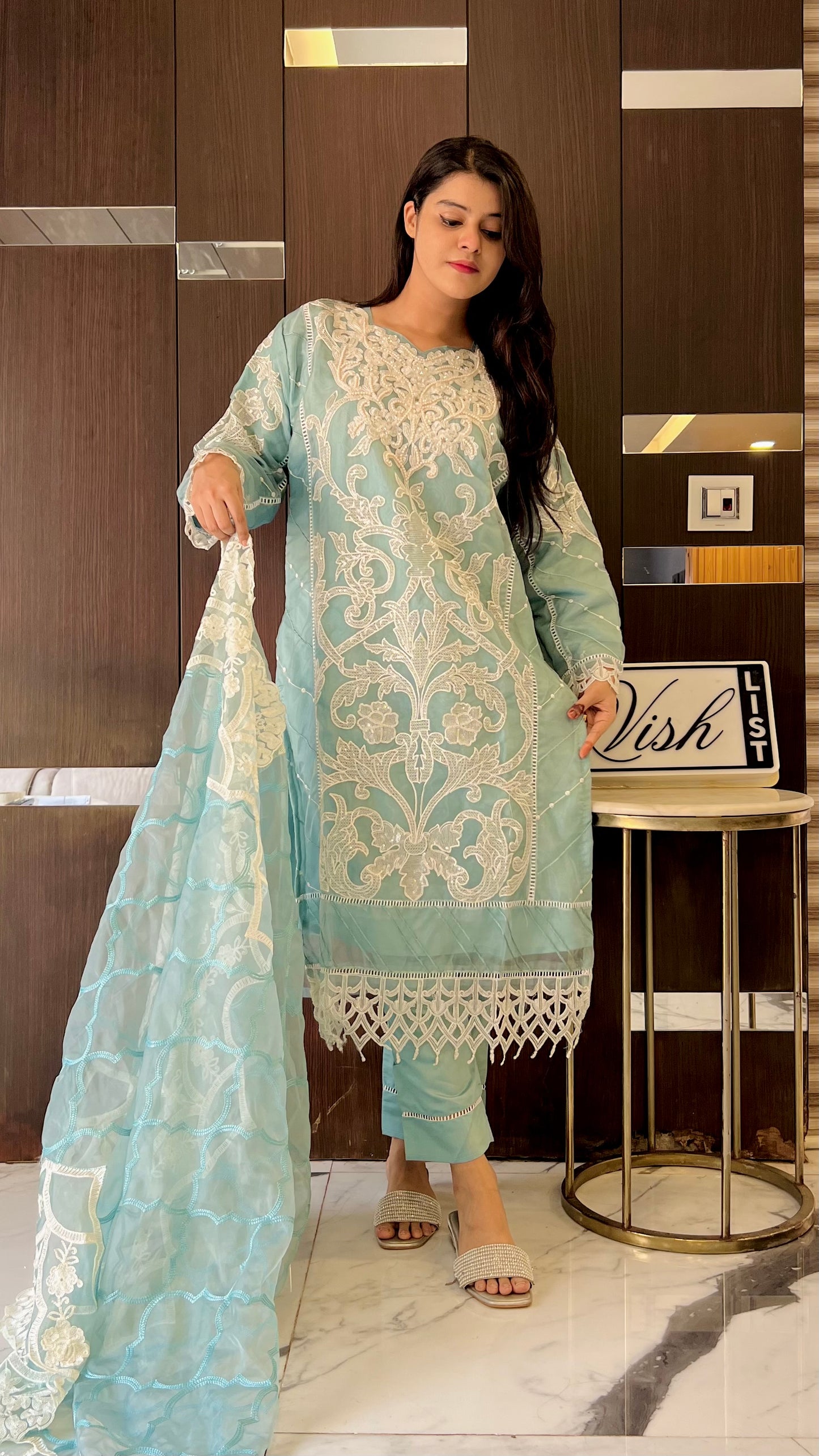 Safeera Pakistani Formal 02