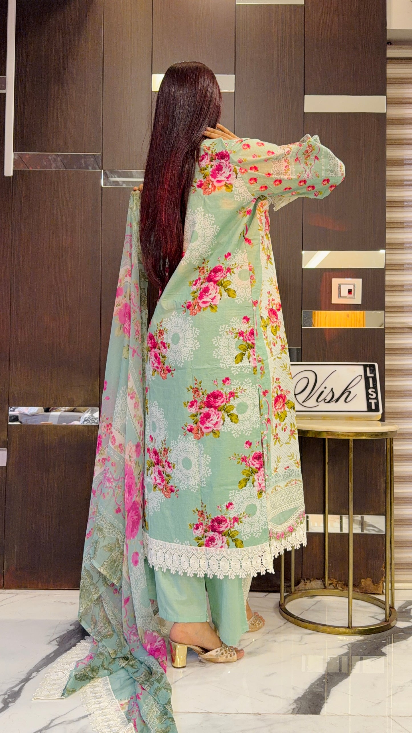 Irha Pakistani Lawn Set 09