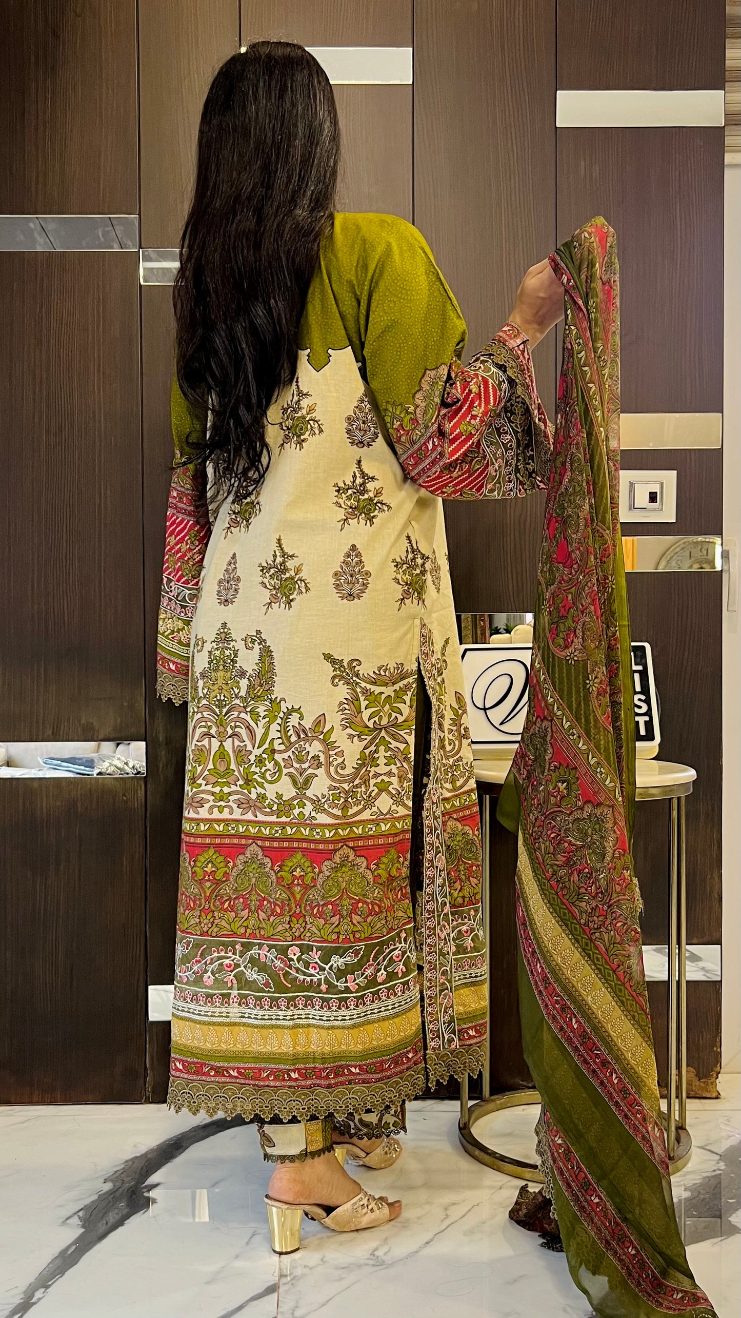 Dananeer Pakistani Lawn Set 02 (Mehendi Green)