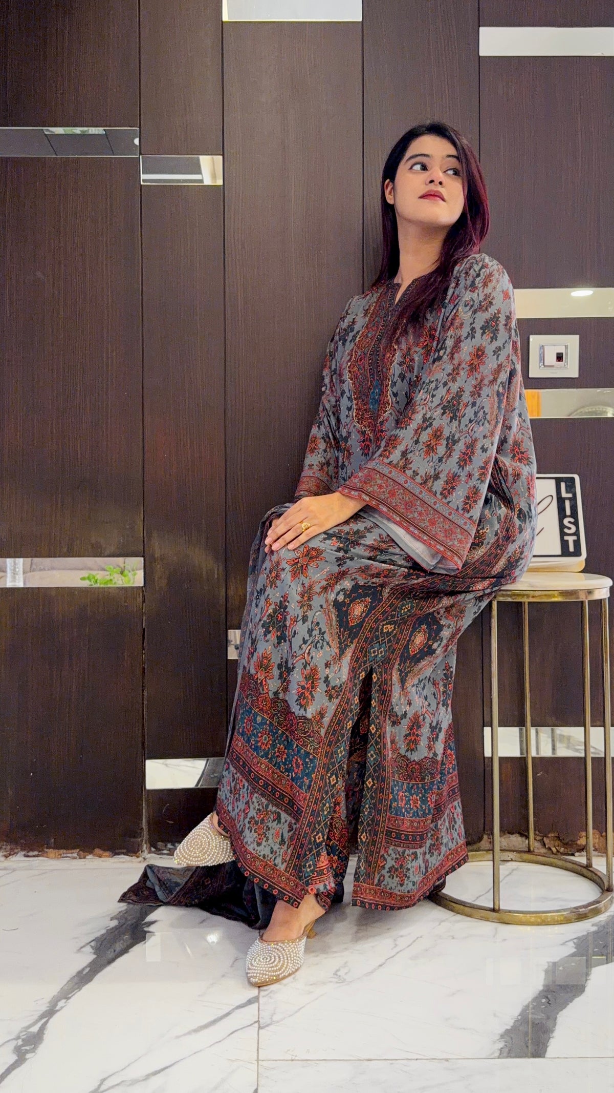 Poash Kashmiri Kaftan 01