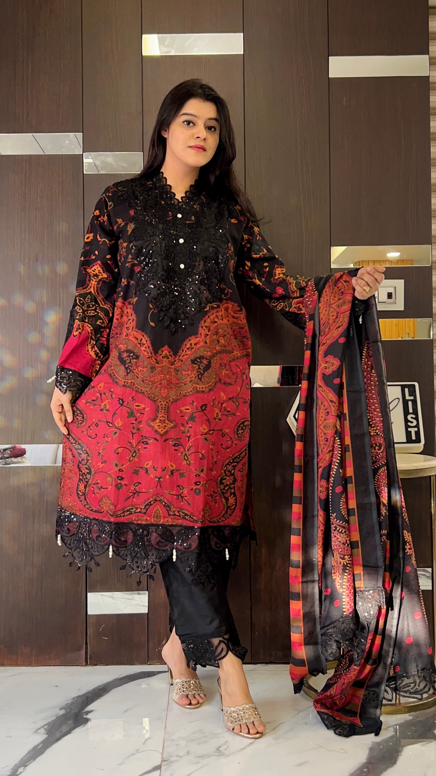 Durefishan Pakistani Lawn Set 01