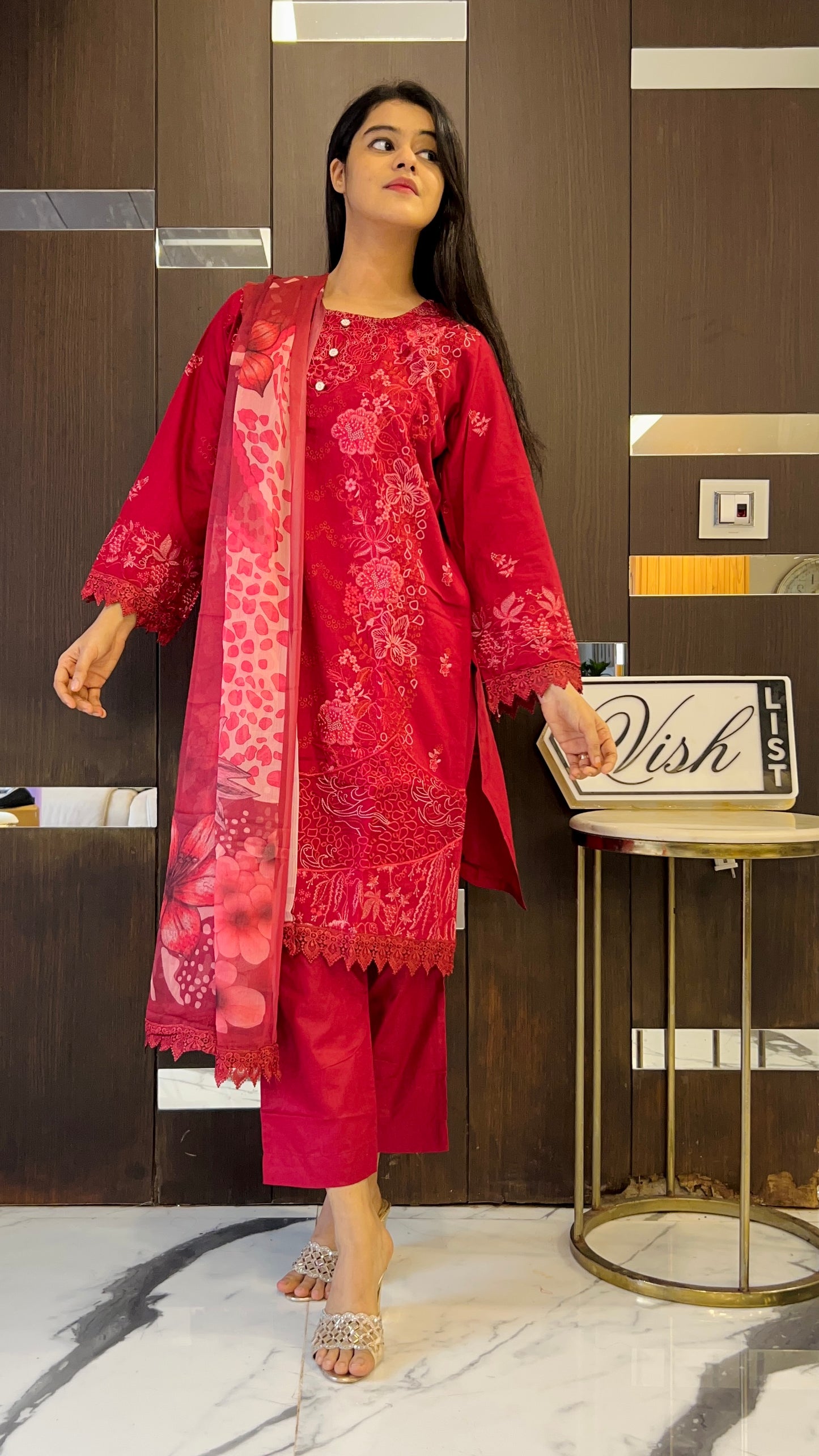 Lubna Pakistani Lawn Set 10