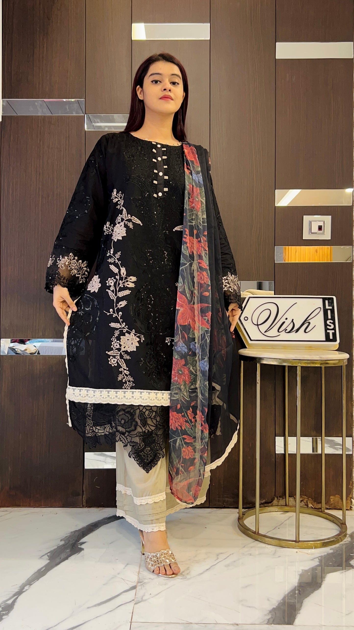 Hafza Pakistan Luxe Lawn Set 02