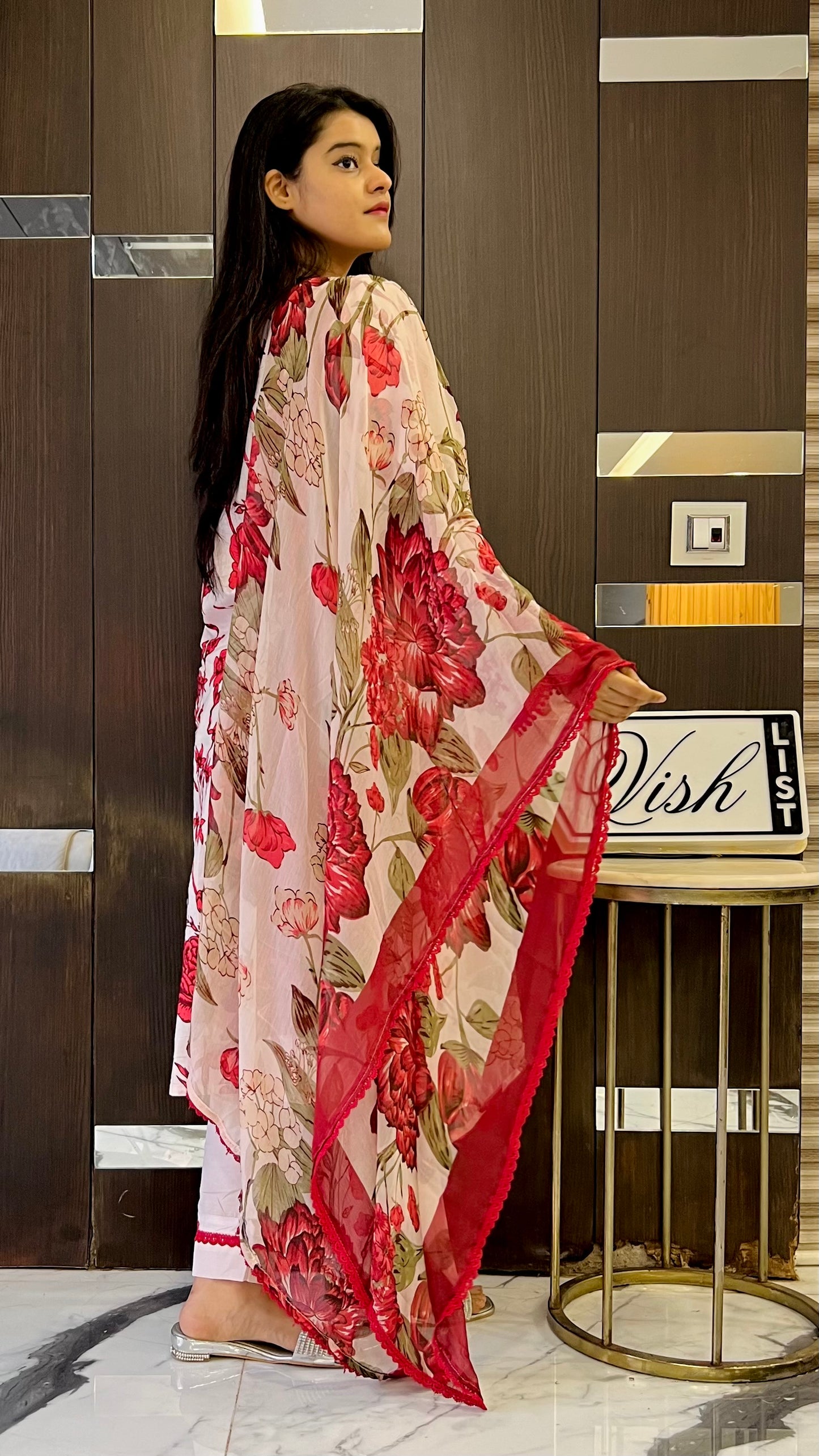 Gulbahar Pakistani Lawn Set 09