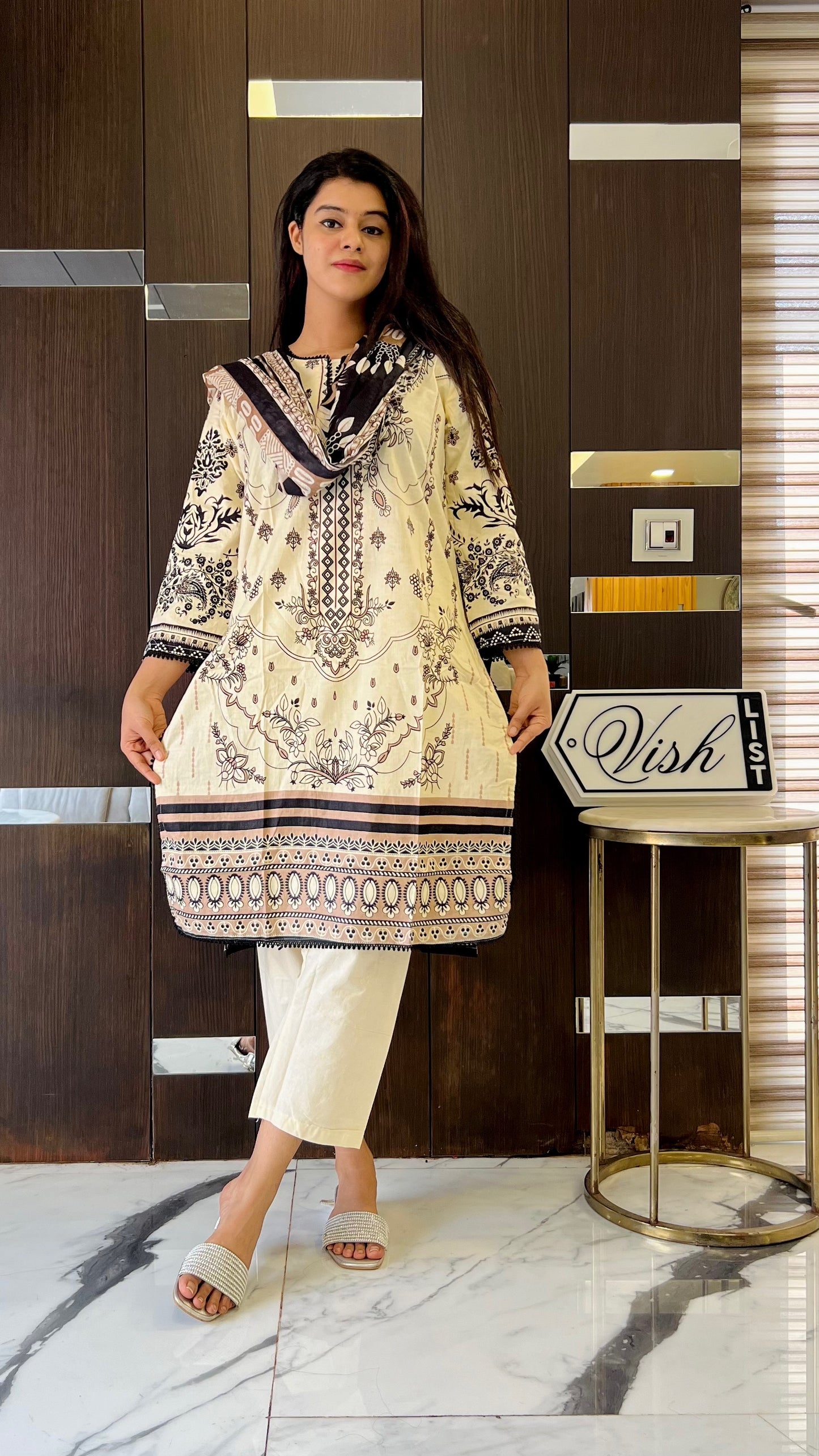 Pakistani Lawn Set LS 21