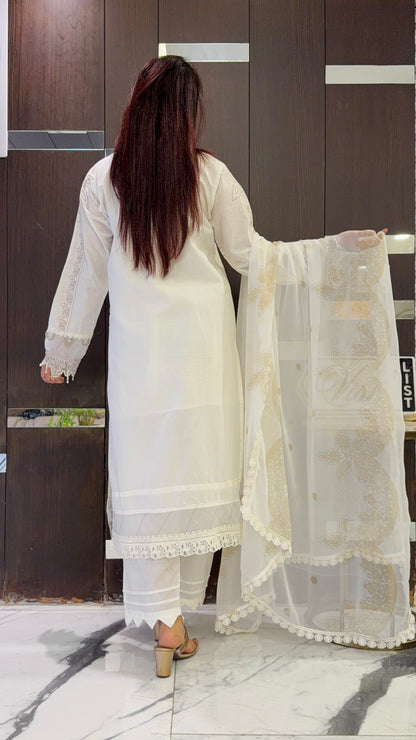 Izmir Pakistani Luxe Lawn Set 05