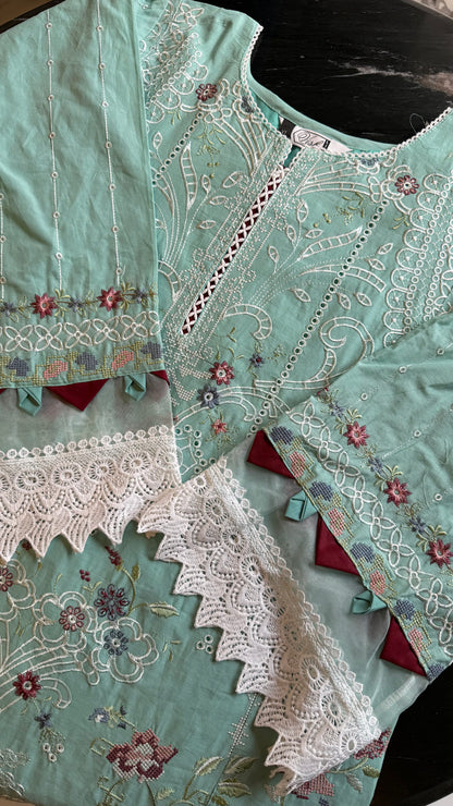 Anah Pakistani Lawn Set 04
