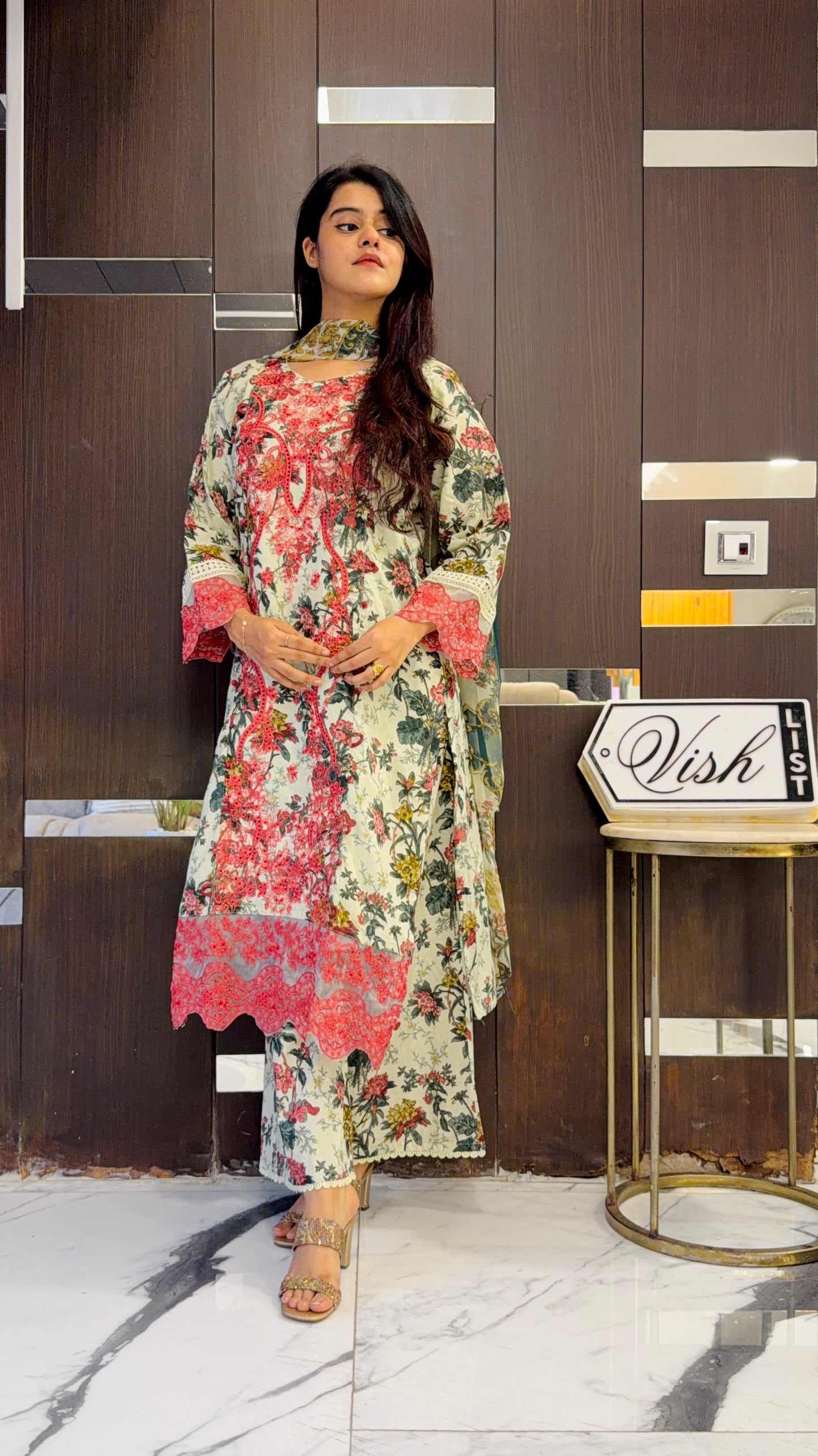 Raha Pakistani Lawn Set 03
