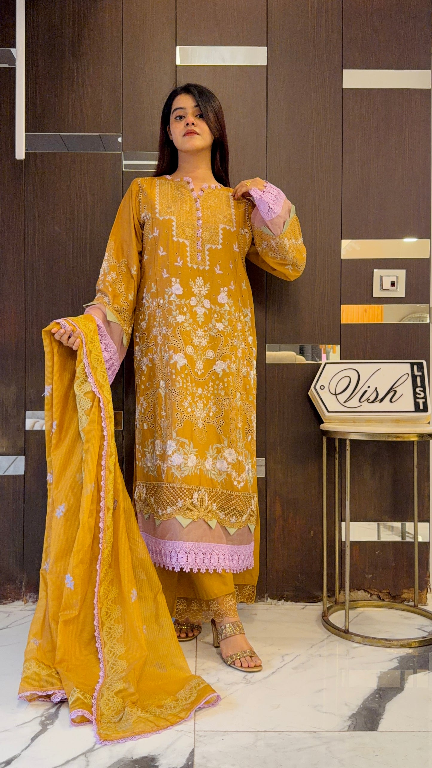 Raha Pakistani Luxe Lawn Set 10