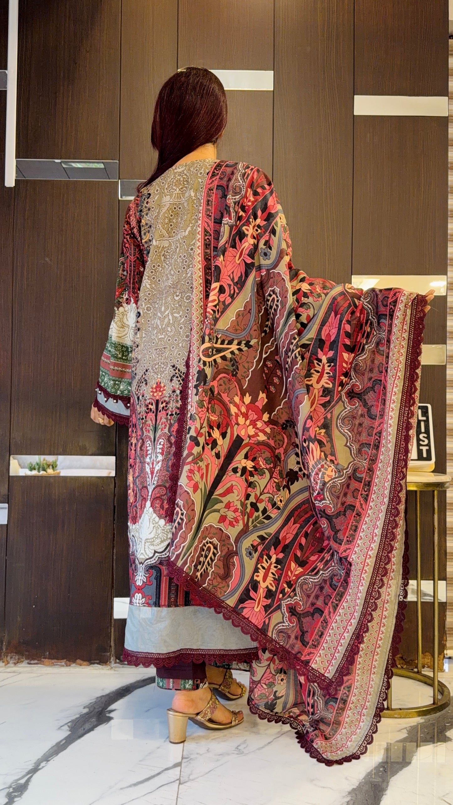 Shamah Pakistani Lawn Set 11