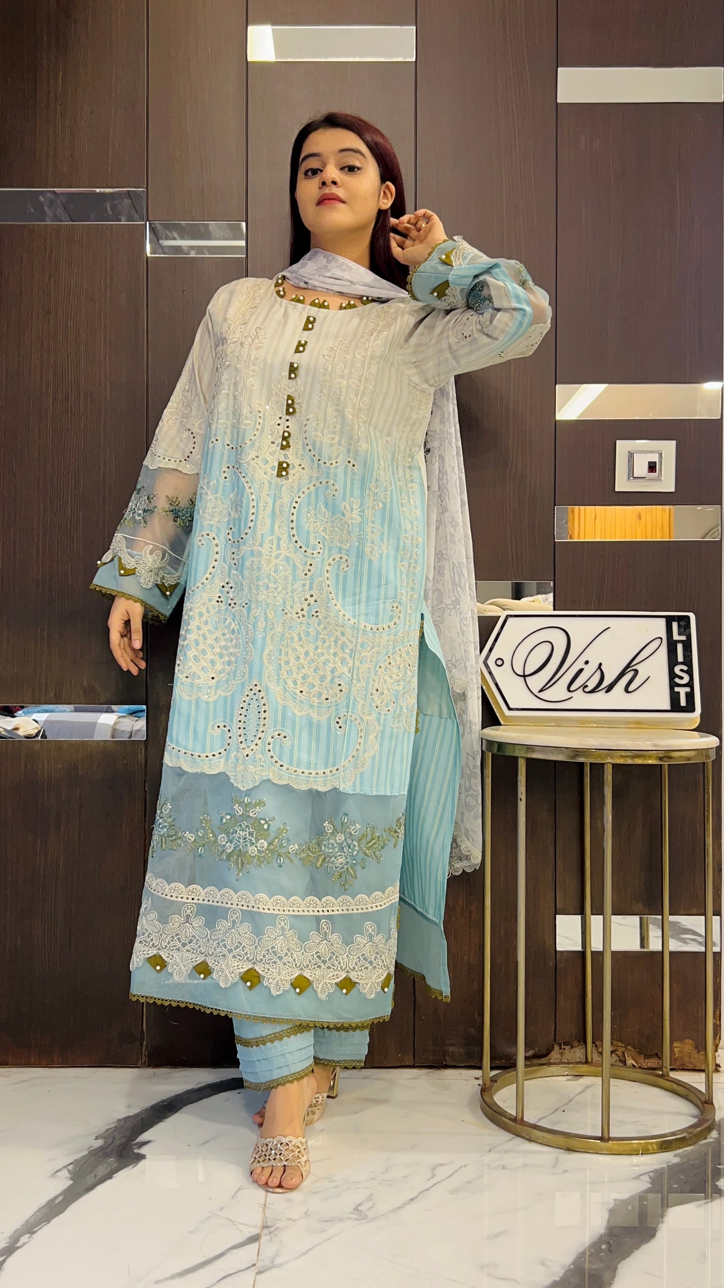 Hafza Pakistan Luxe Lawn Set 06