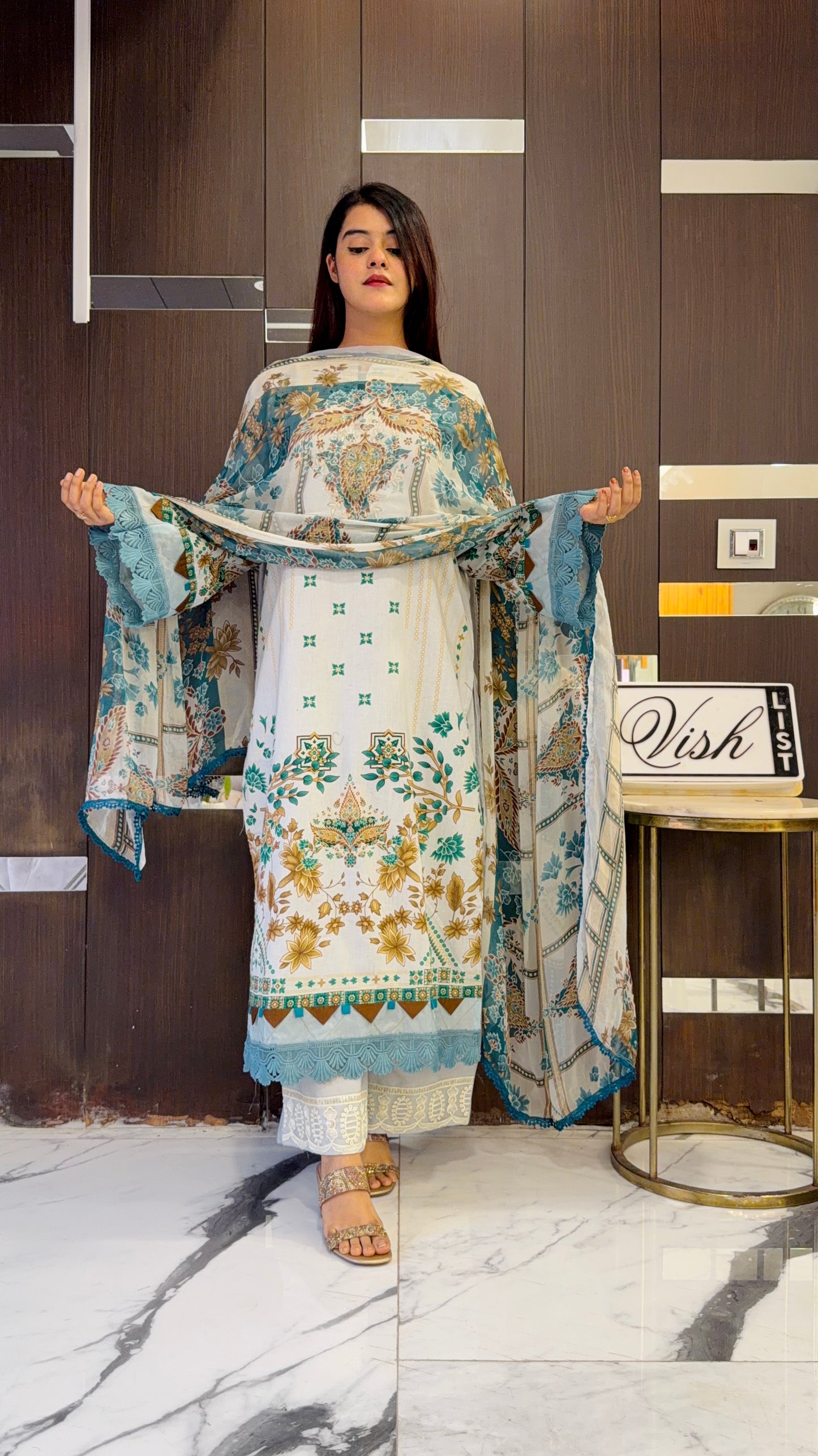 Bilkis Pakistani Lawn Set 04