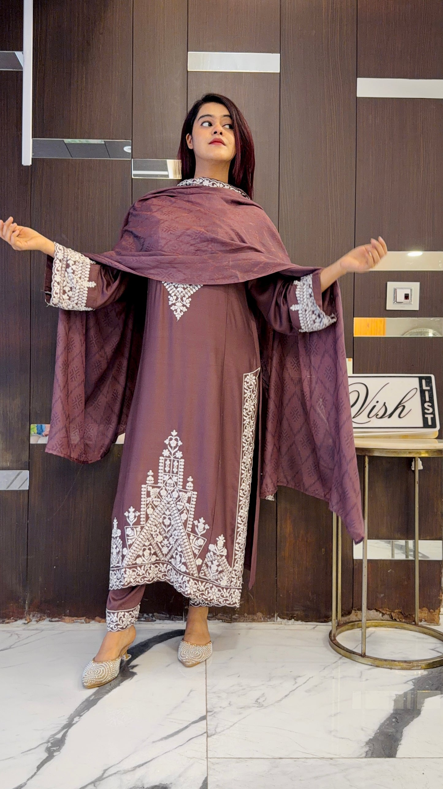 Pari Pakistani Kaftan Set 10
