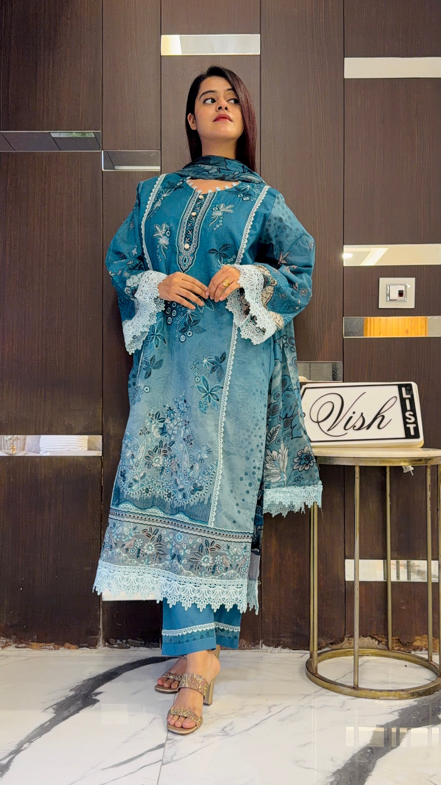 Masoom Pakistani Lawn Set 09