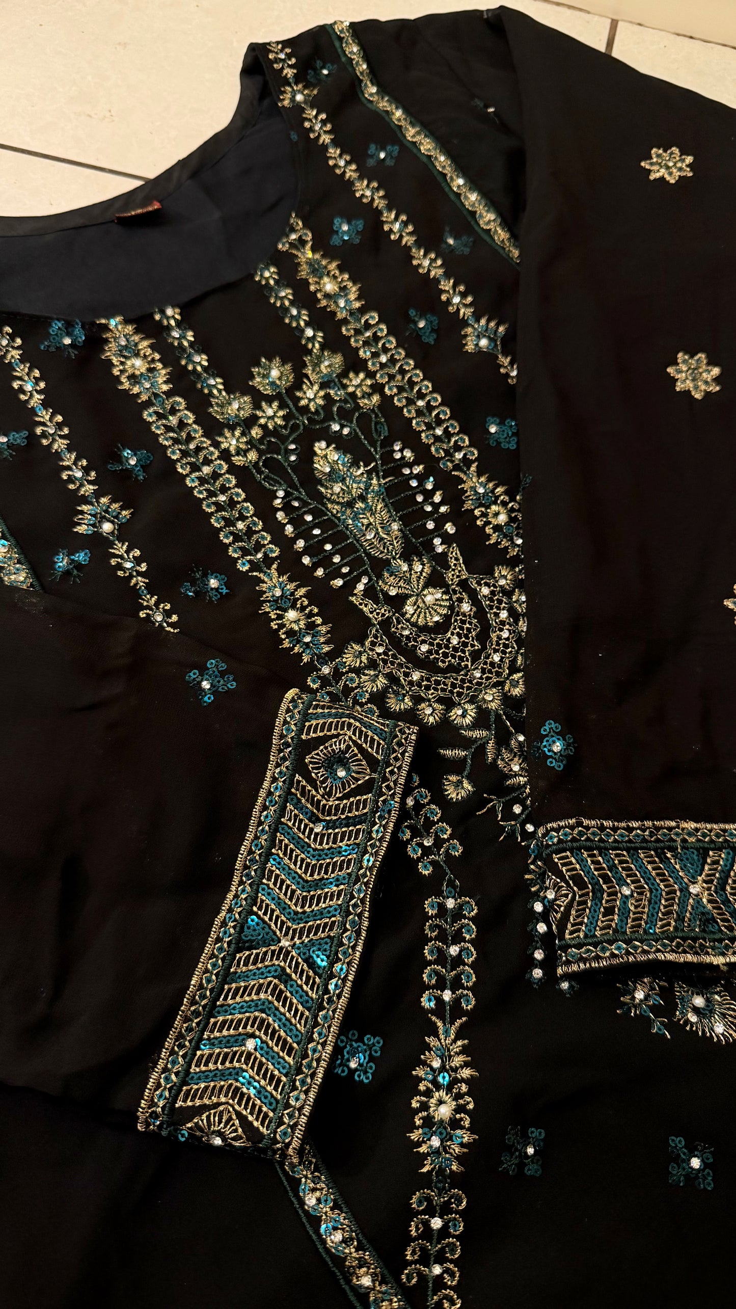 Zafrah Pakistani Formal Set 05