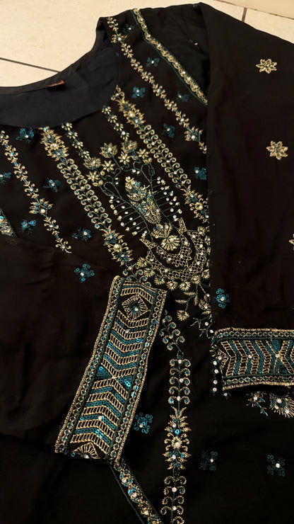 Zafrah Pakistani Formal Set 05