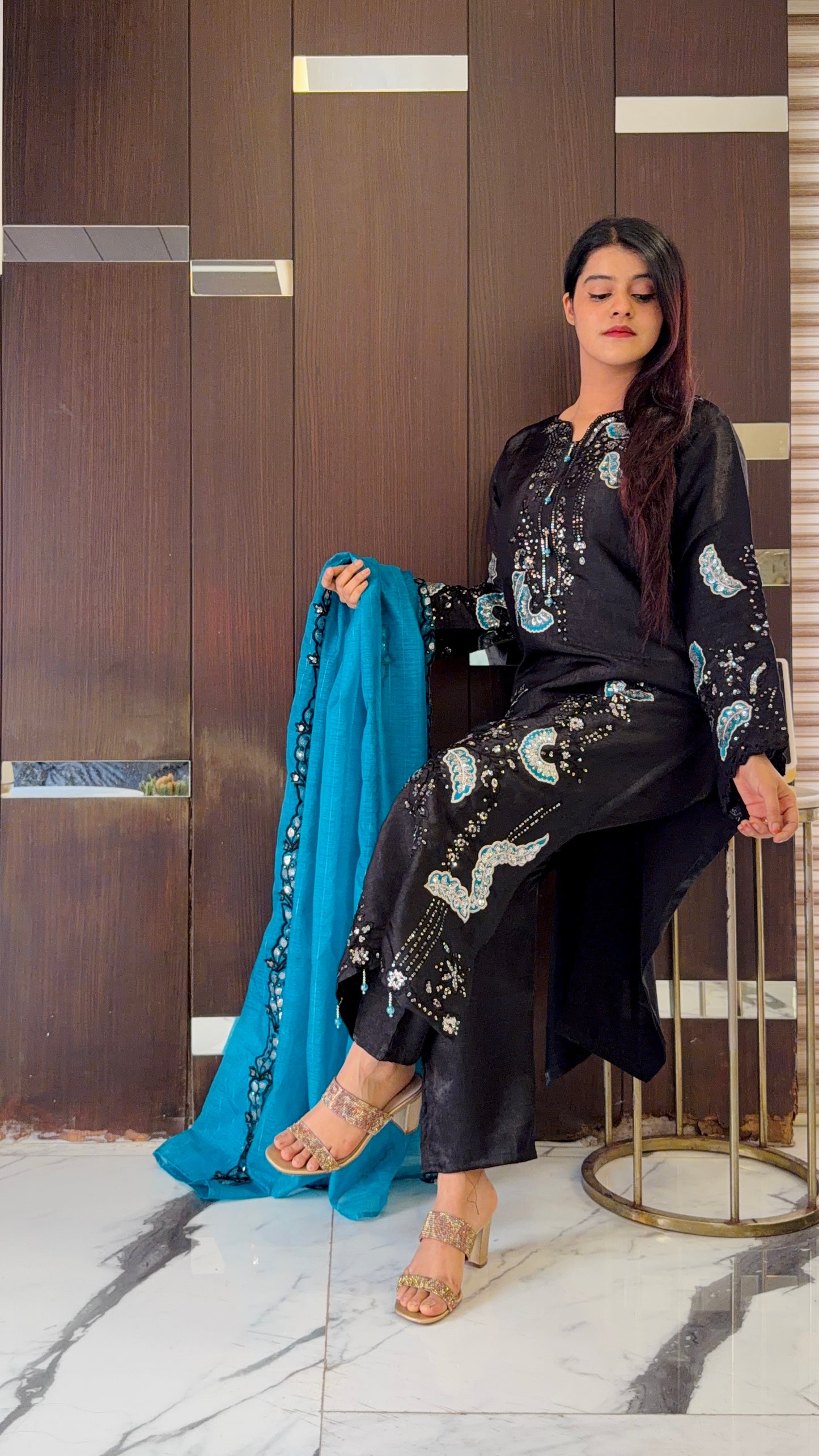Nayab Pakistani Semi-Formal Set 04