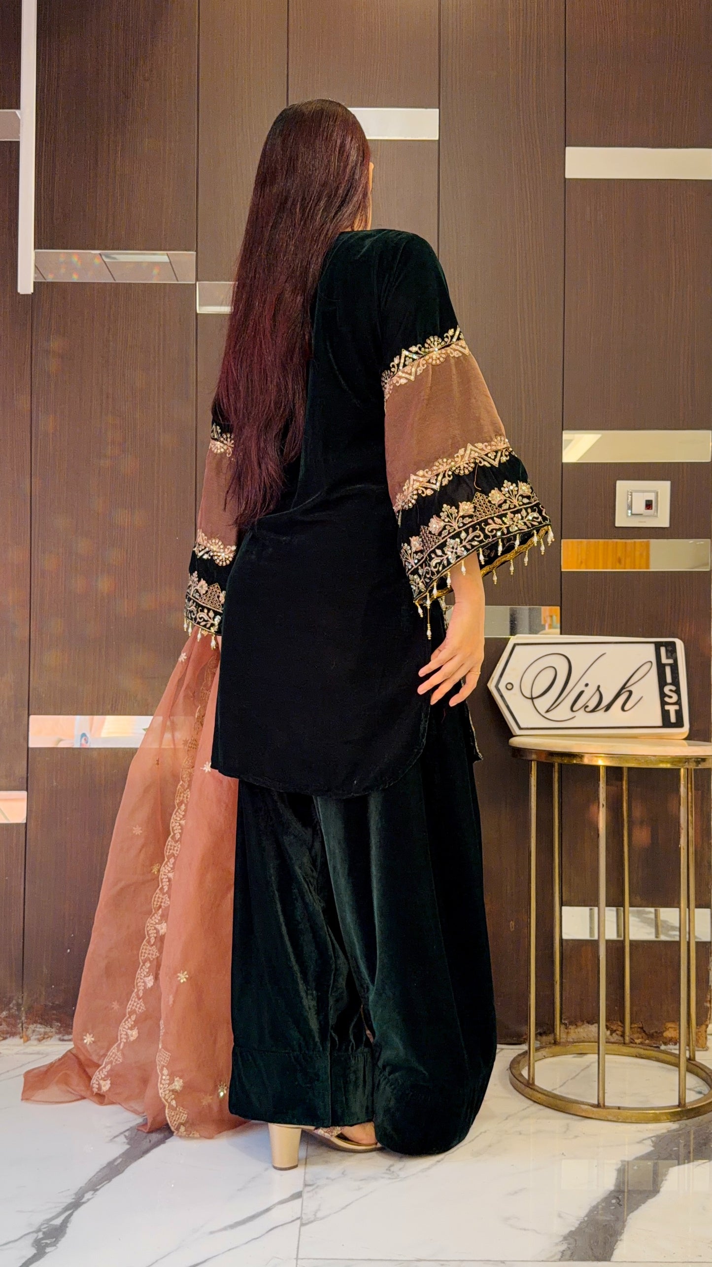 Zoya Velvet Farshi Salwar Suit 01