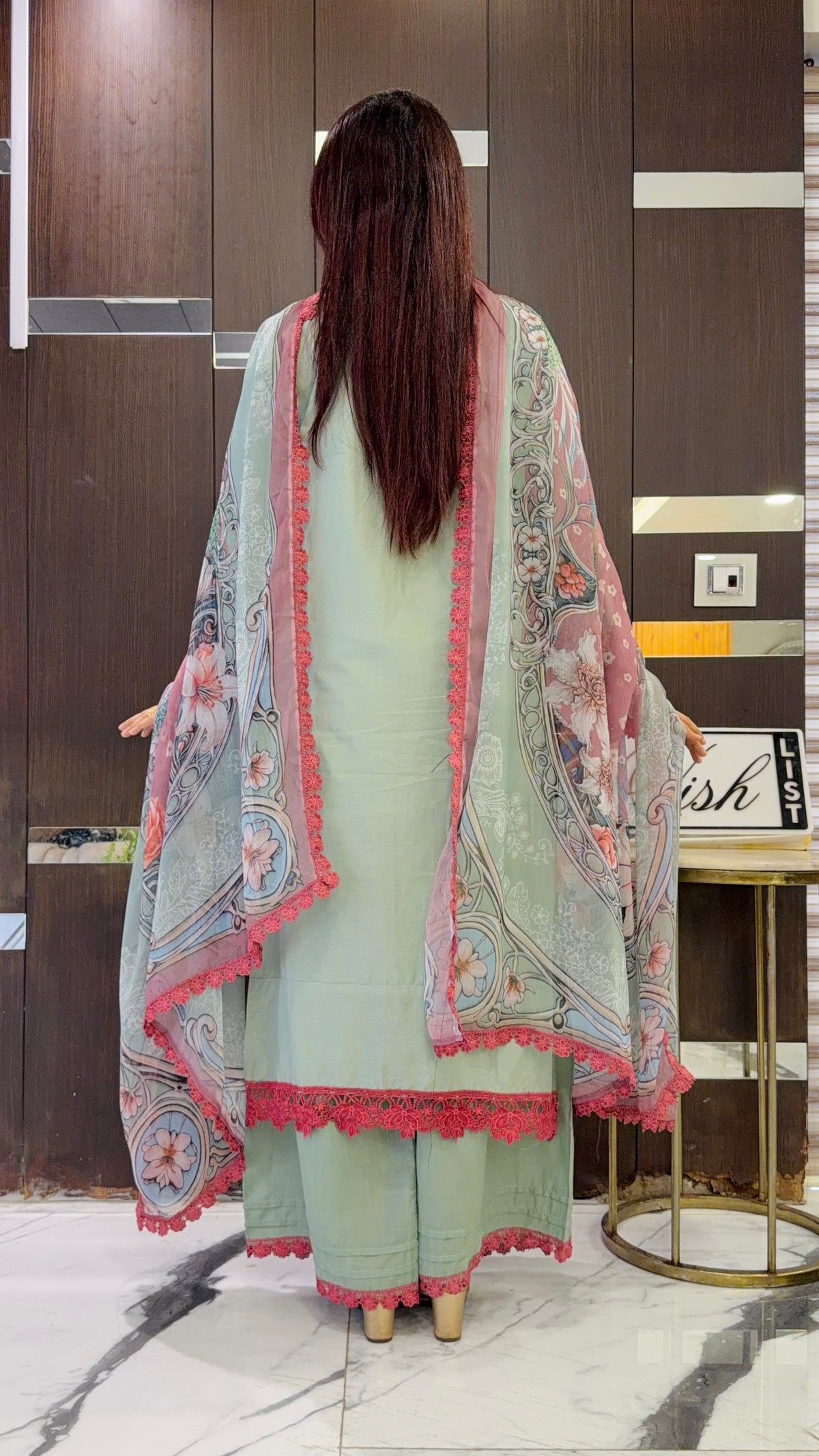 Izmir Pakistani Luxe Lawn Set 03