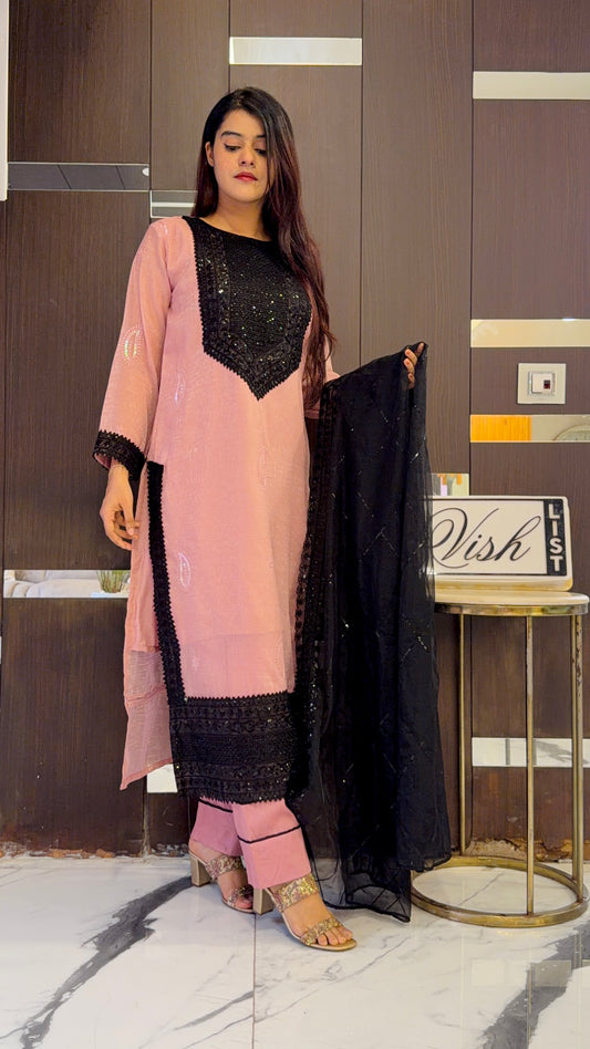 Yumna Pakistani Formal Set 02