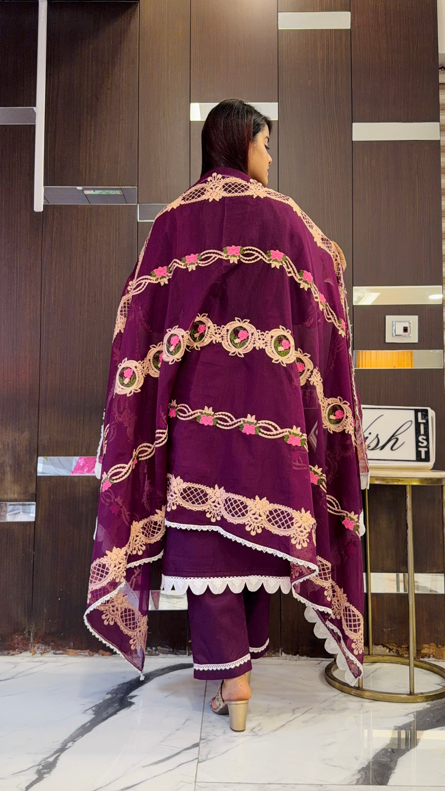 Dananeer Pakistani Luxe Lawn Set 08