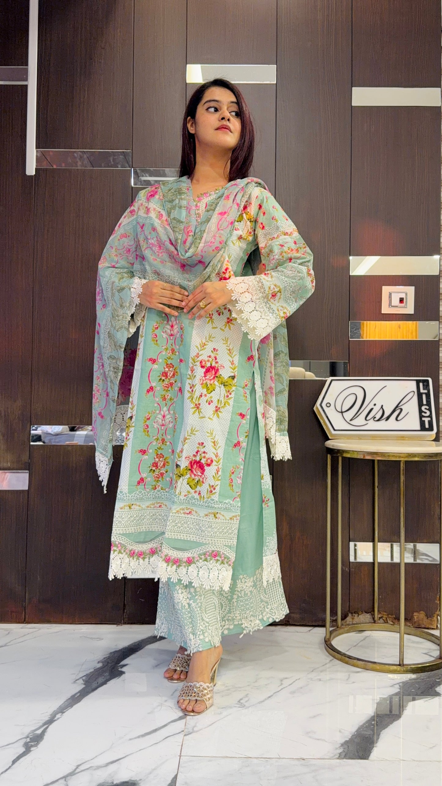 Irha Pakistani Lawn Set 09