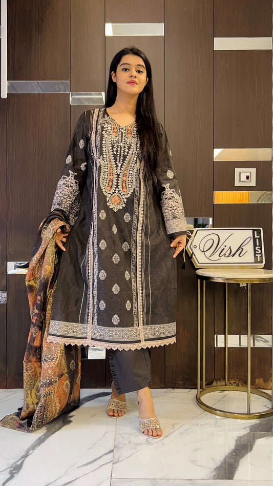Lubna Pakistani Lawn Set 09
