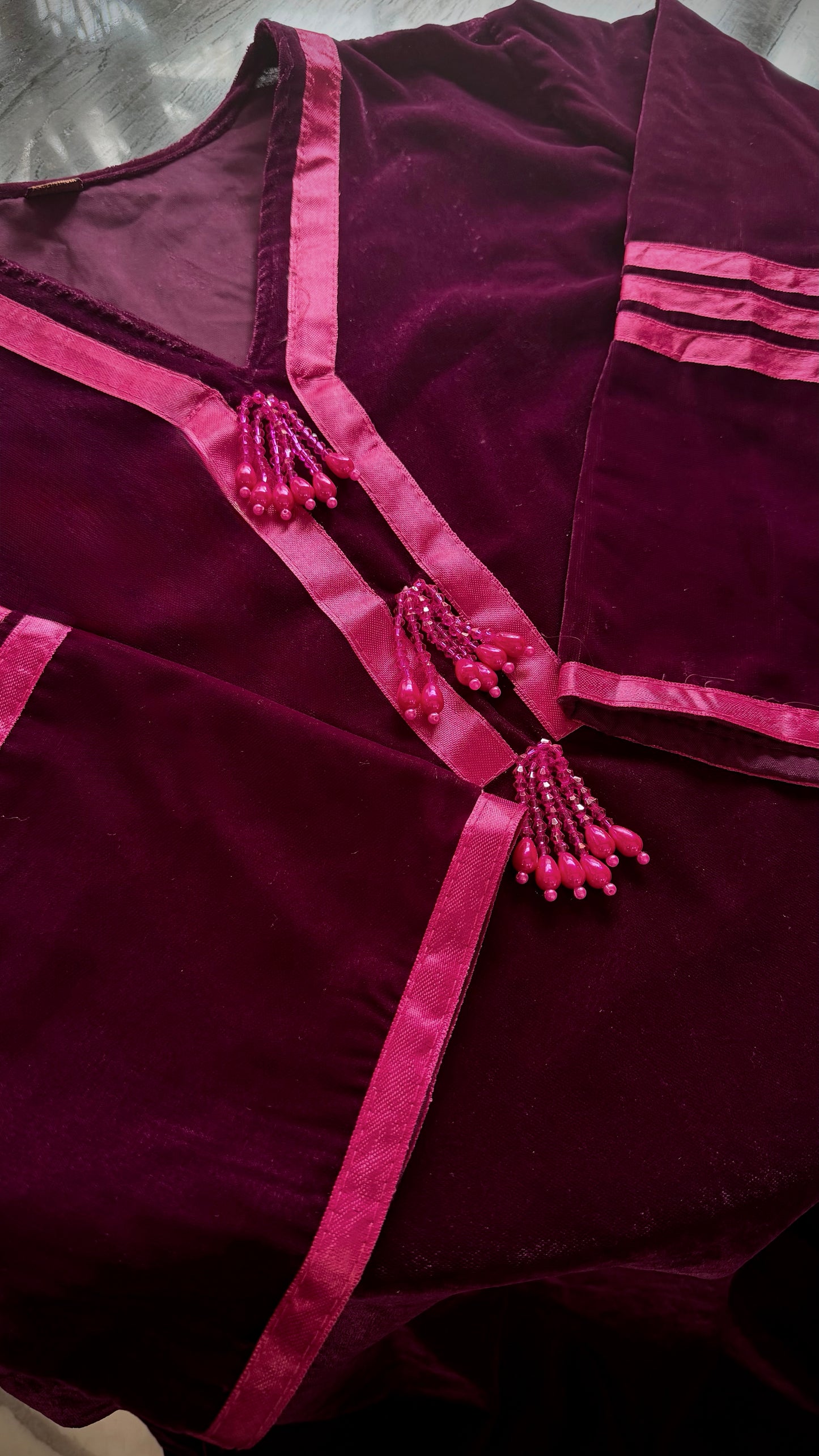 Khwaab Pakistani Velvet Suit 01