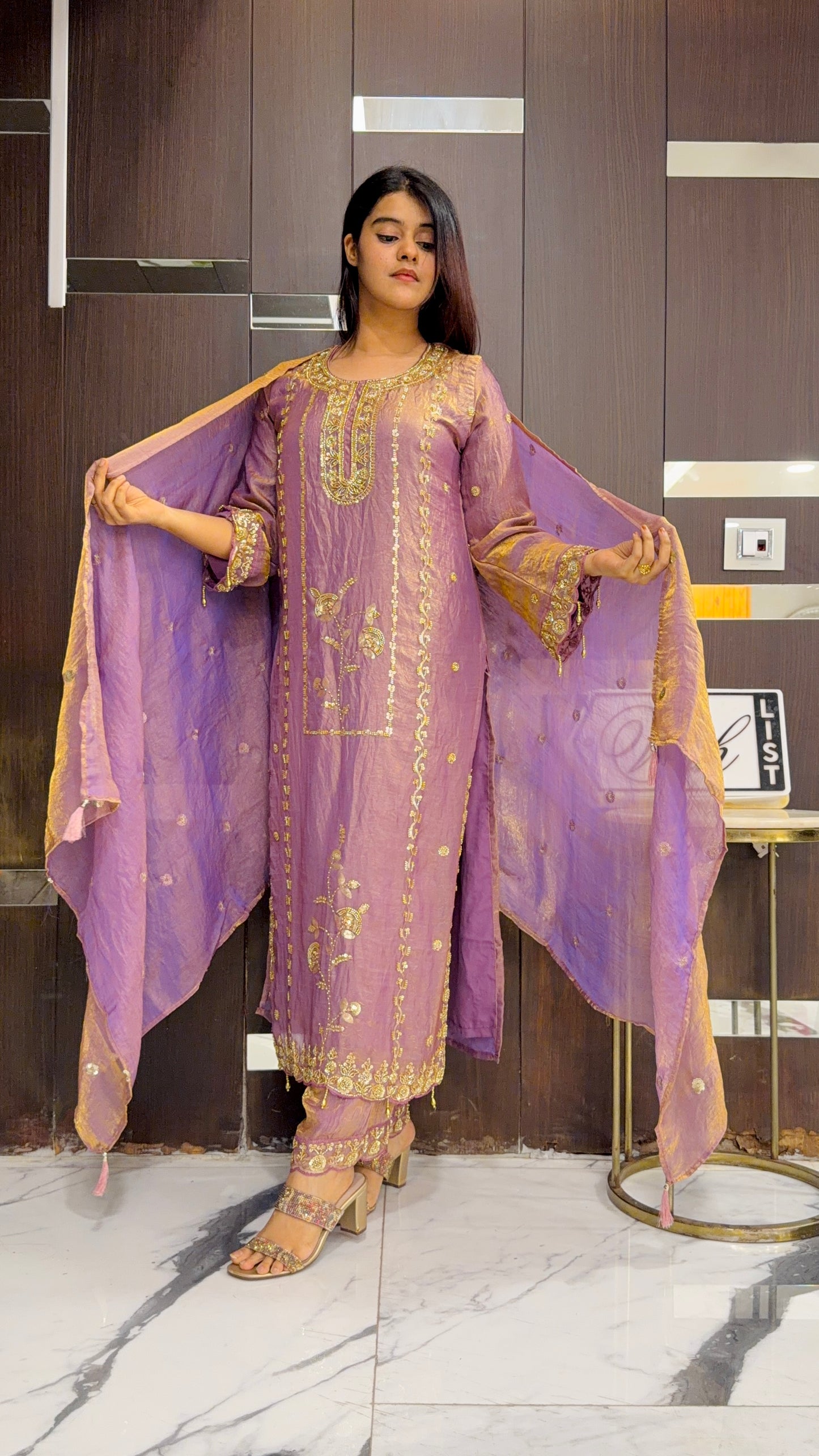 Mariyam Pakistani Formal Set 01