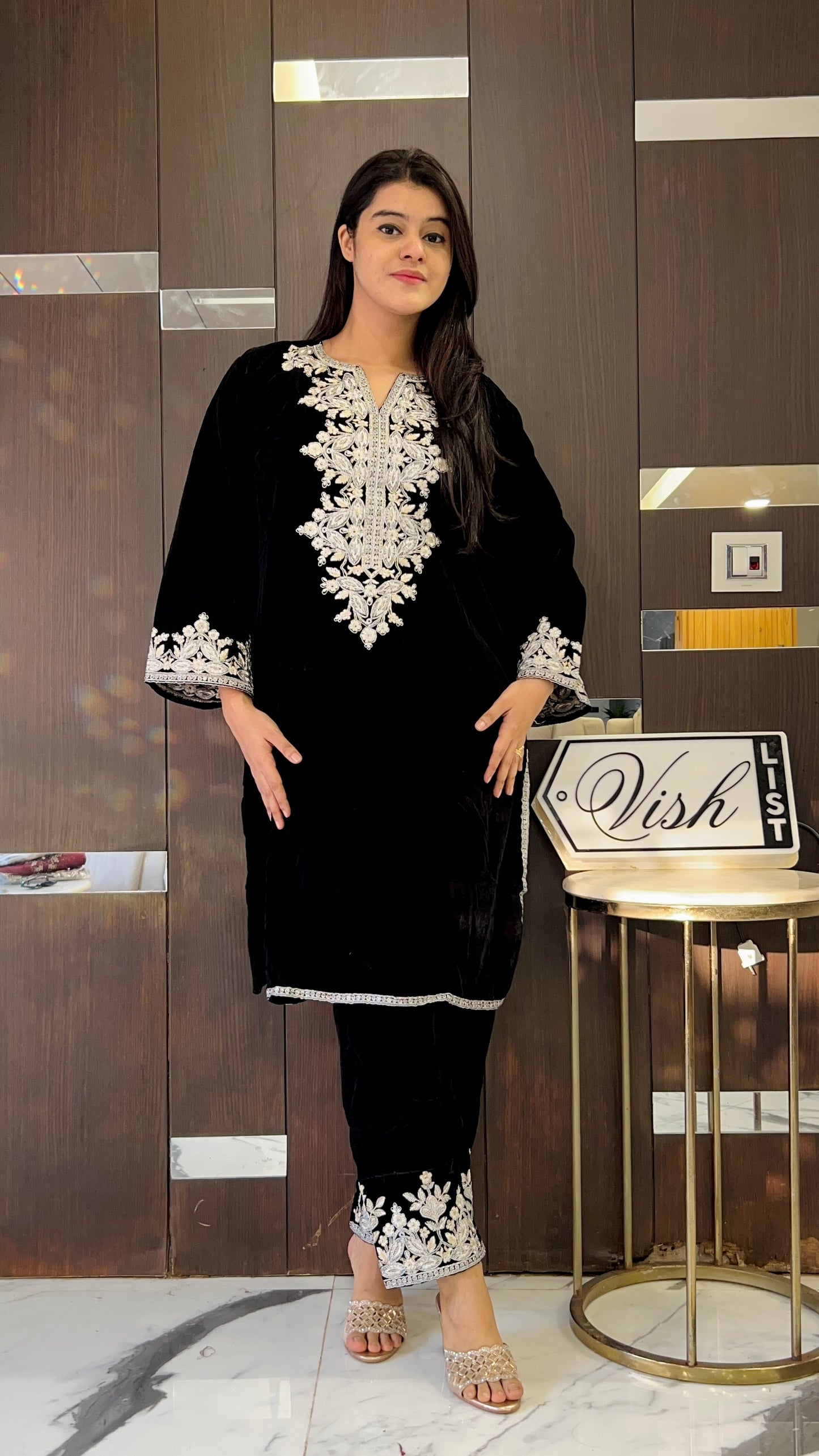 Hira Pakistani Velvet Suit 13 (Black)