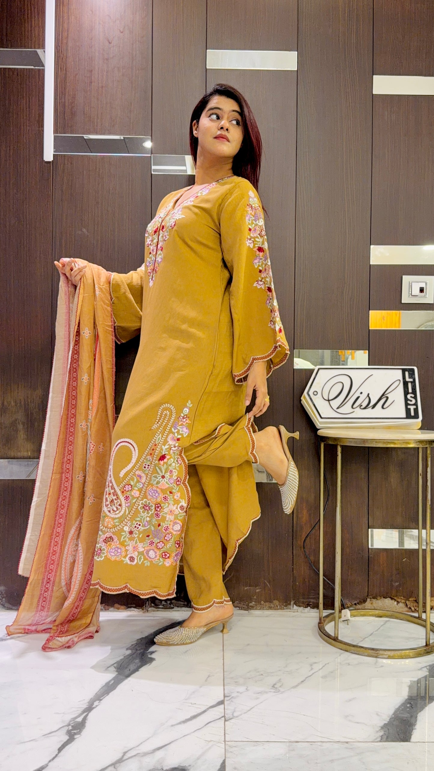 Pari Pakistani Kaftan Set 15