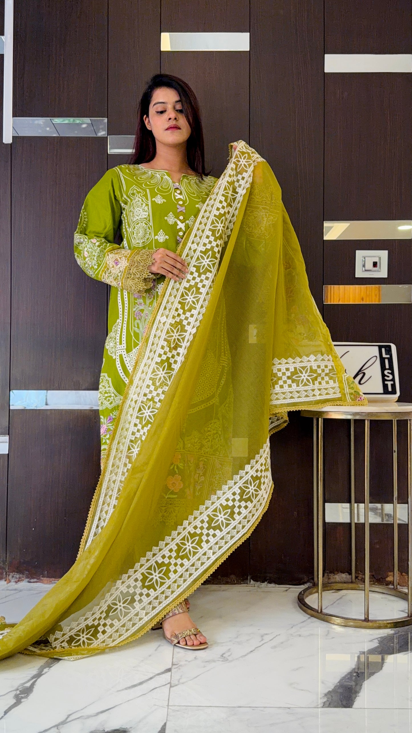 Jazmin Pakistani Luxe Lawn Set 04