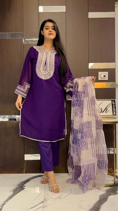 Zoya Semi-Formal Pakistani Suit 06