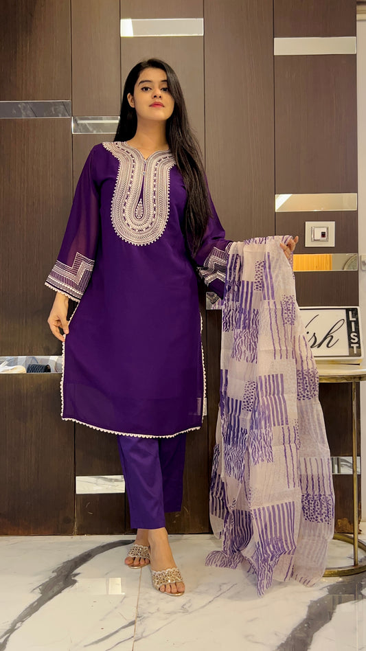 Zoya Semi-Formal Pakistani Suit 06