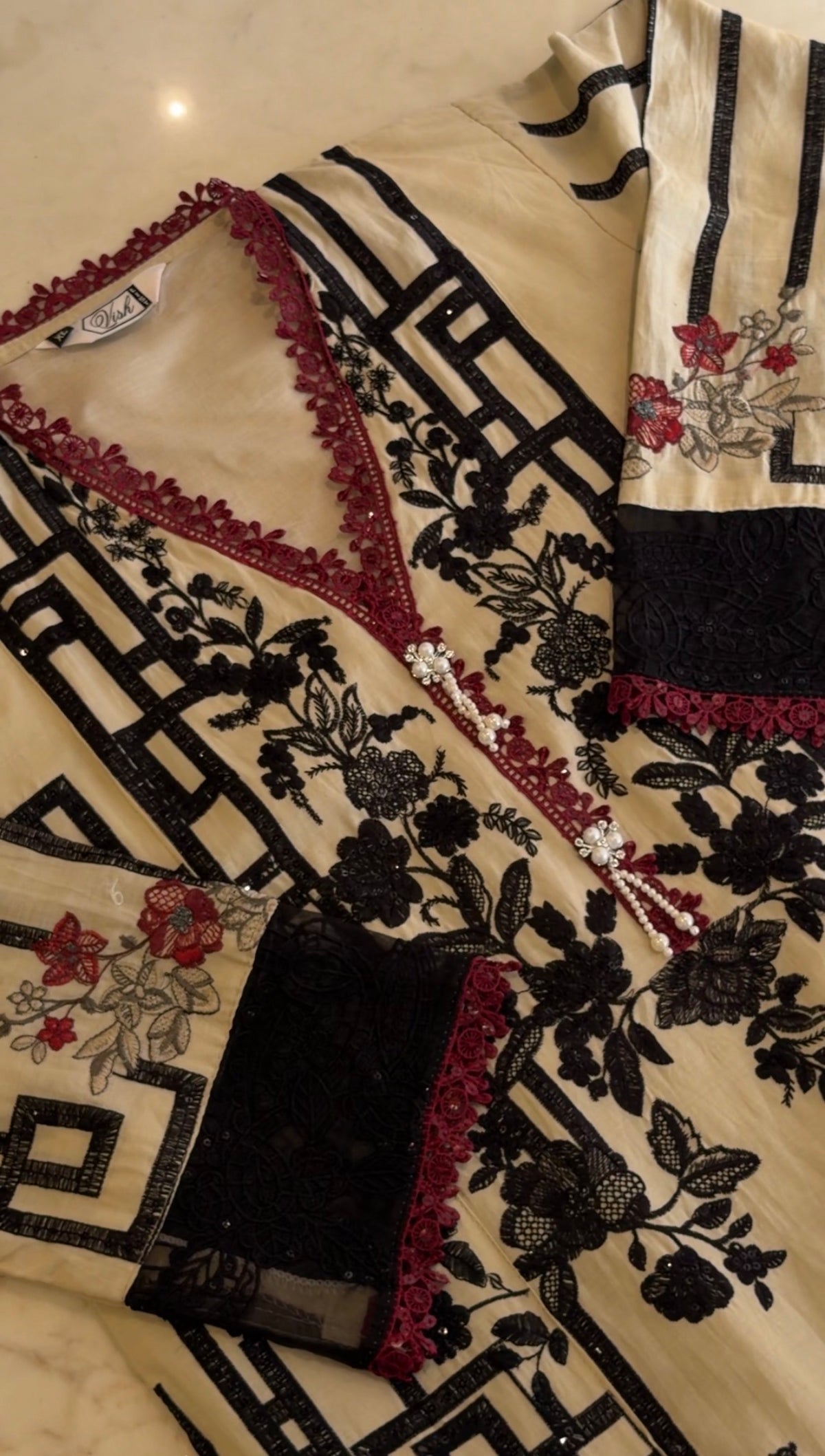 Izmir Pakistani Luxe Lawn Set 08