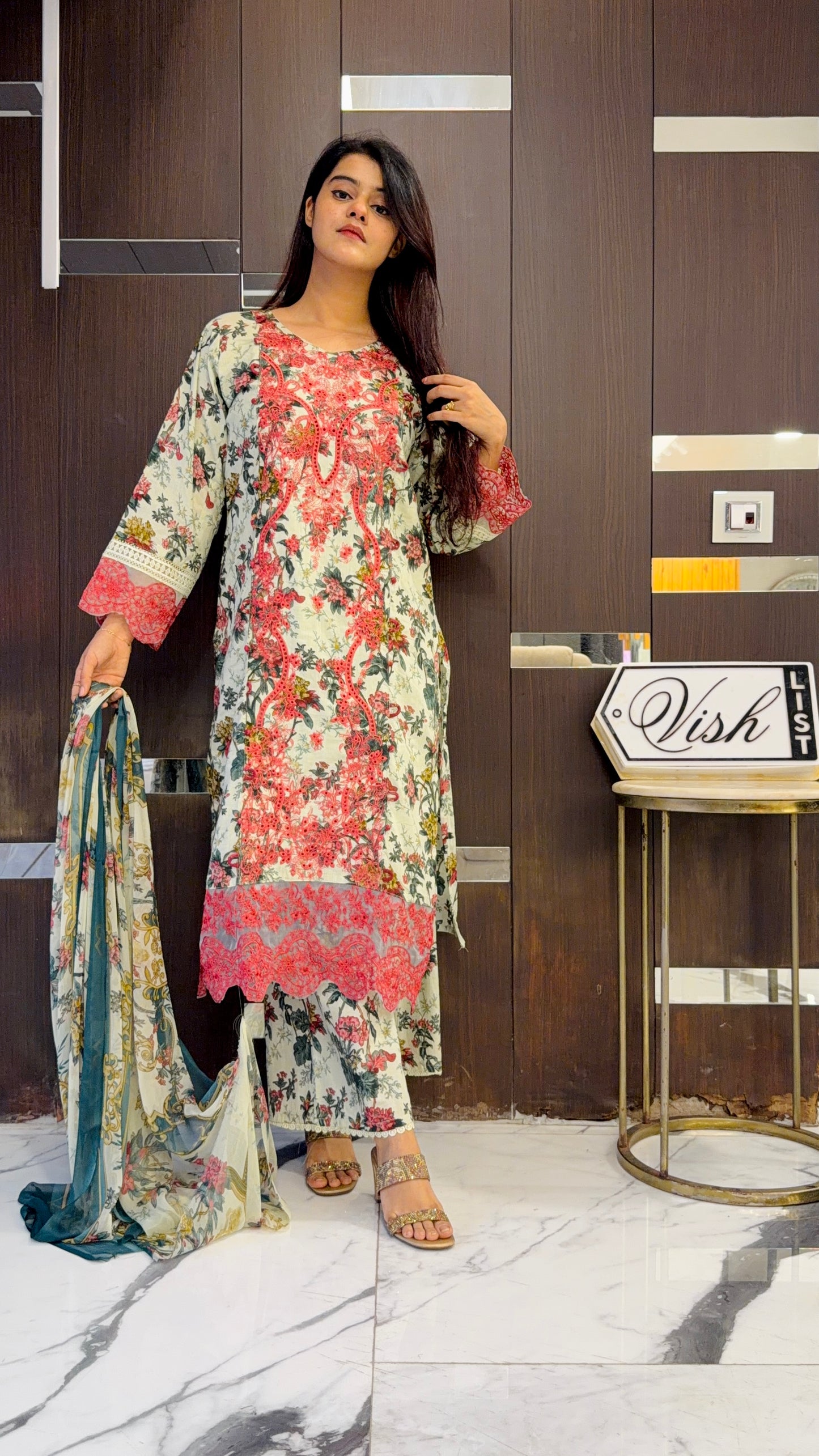 Raha Pakistani Lawn Set 03