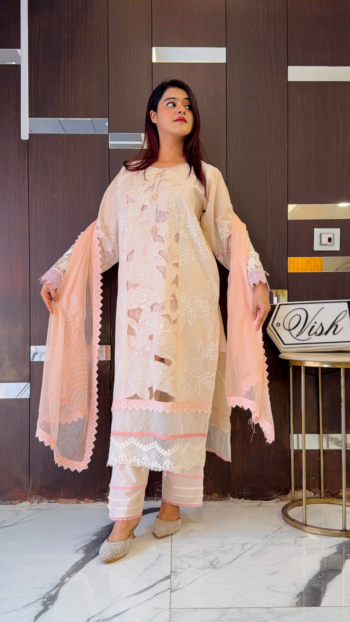 Izmir Pakistani Luxe Lawn Set 09
