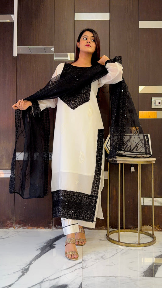 Yumna Pakistani Formal Set 01