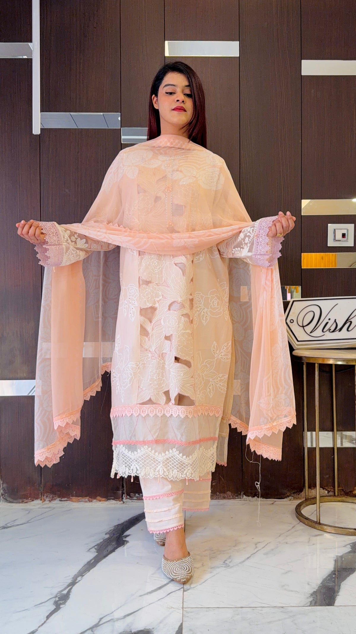 Izmir Pakistani Luxe Lawn Set 09
