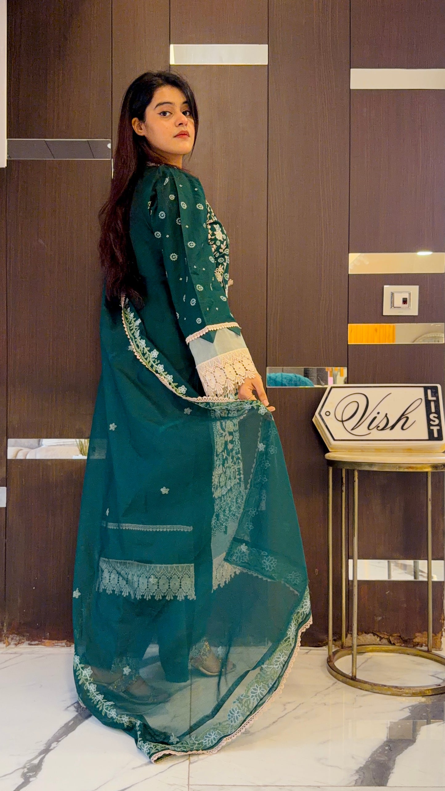 Raha Pakistani Luxe Lawn Set 11