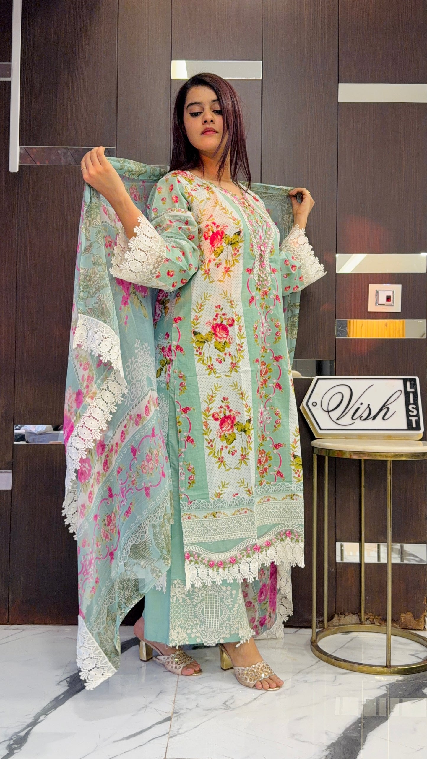 Irha Pakistani Lawn Set 09