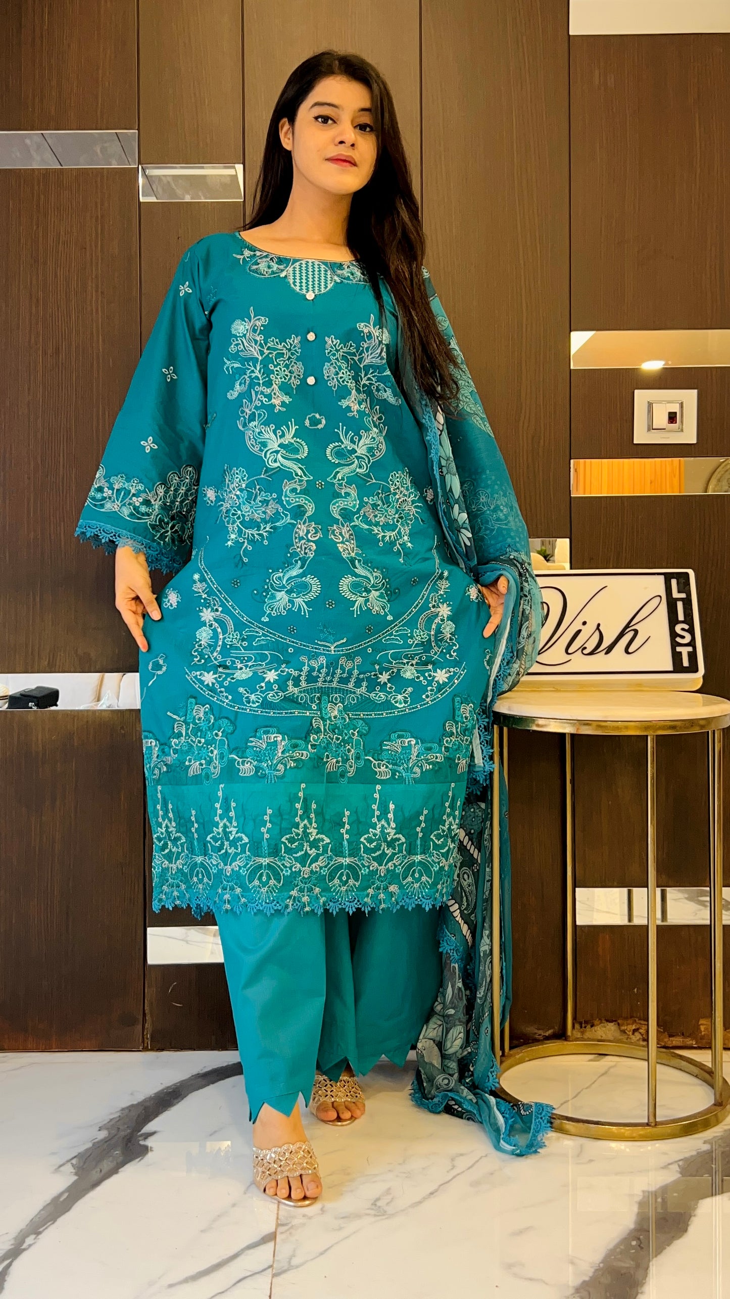 Zarqa Pakistani Lawn Set 03